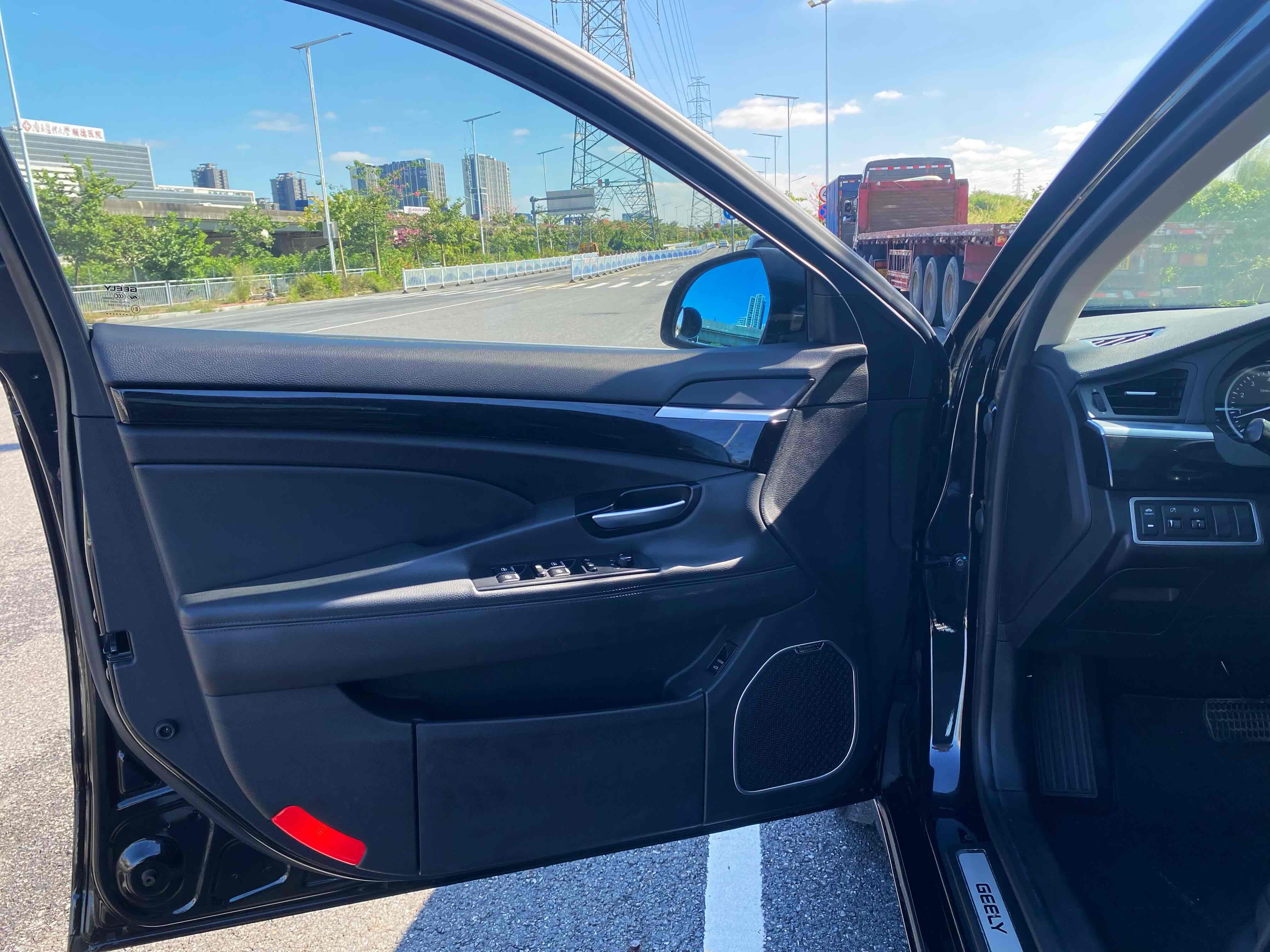 GEELY Ulion 2016 immagine di auto #12