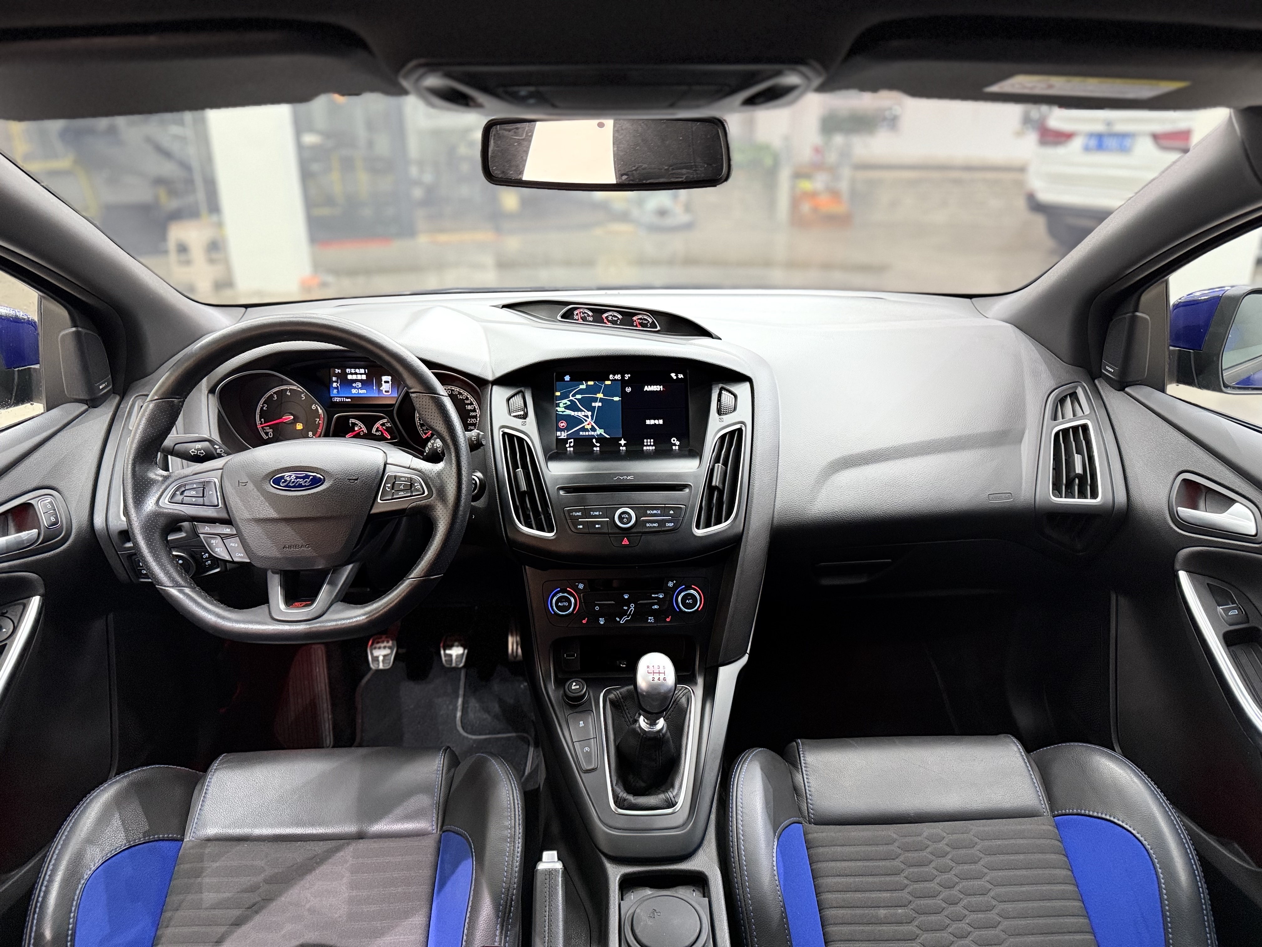 Ford Focus (Imported) 2017 car image #12