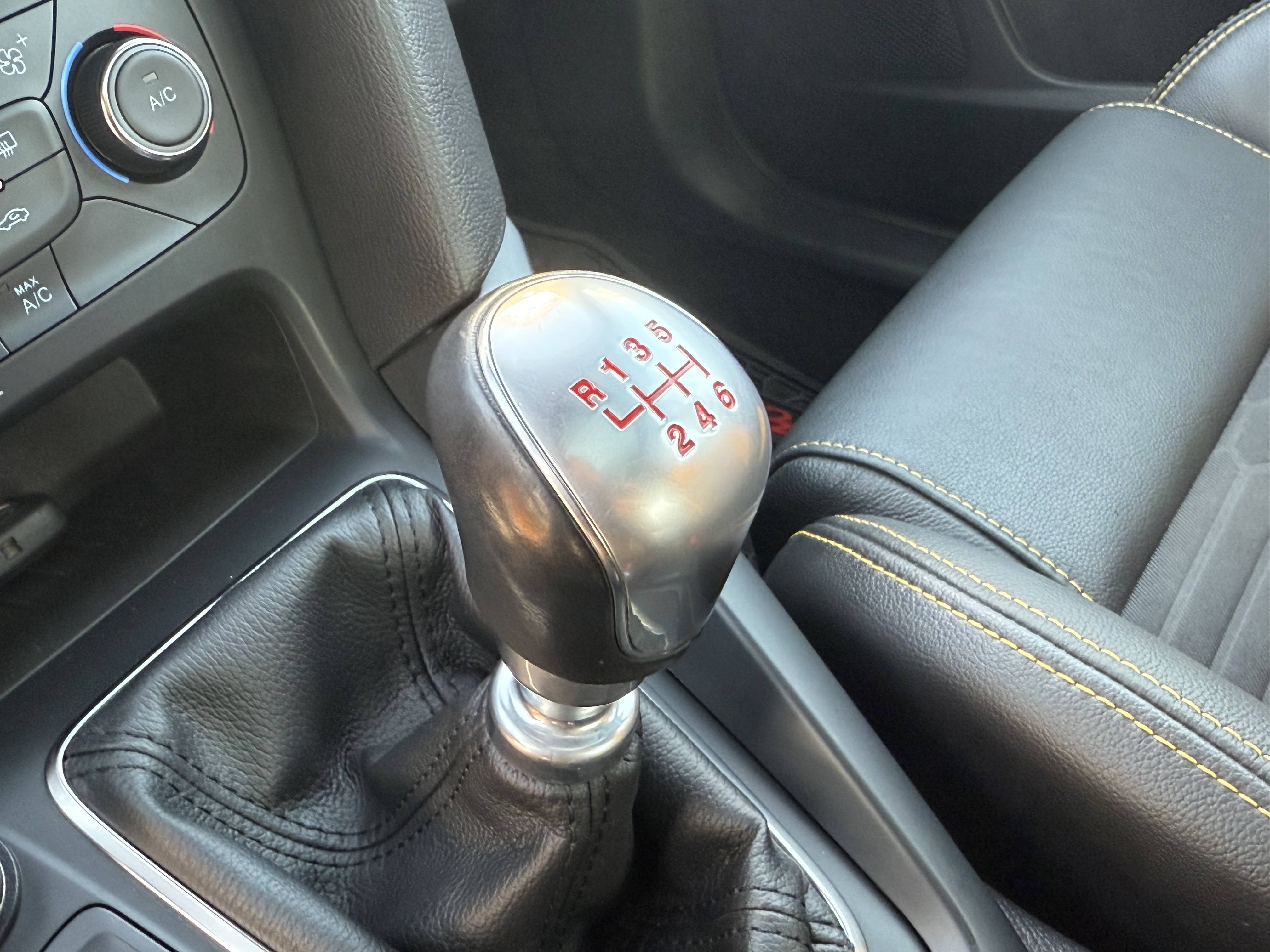 Ford Focus (Imported) 2016 صورة سيارة #12