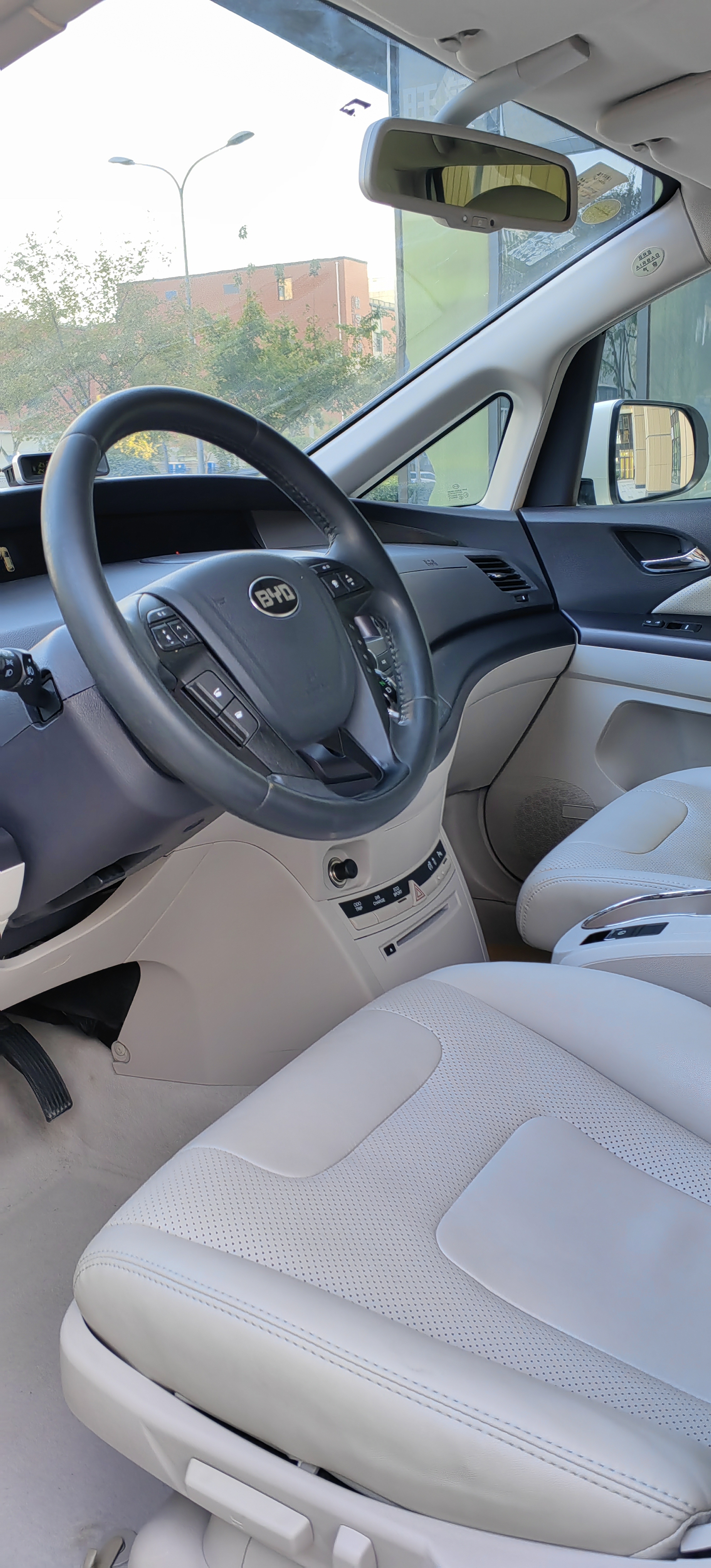 BYD e6 2016 #12 BYD e6 2016 car image #12