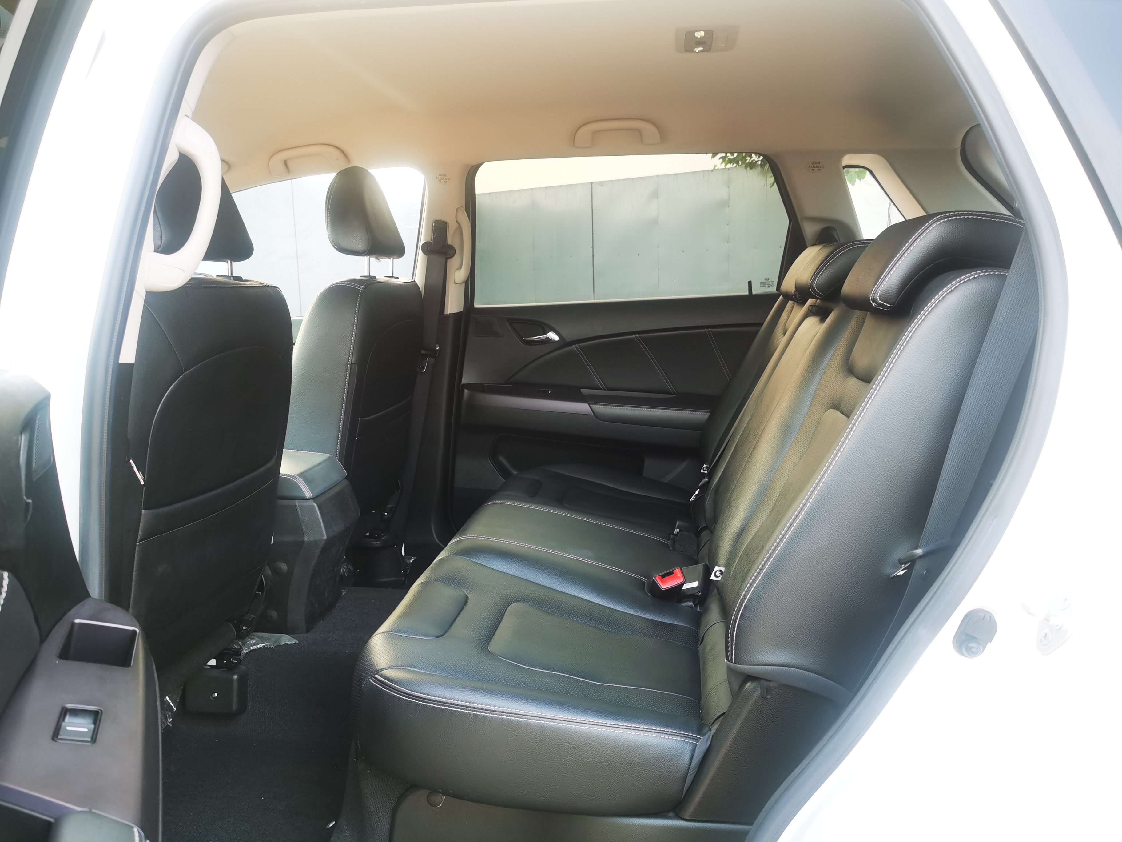 BYD e6 2017 #12 BYD e6 2017 car image #12