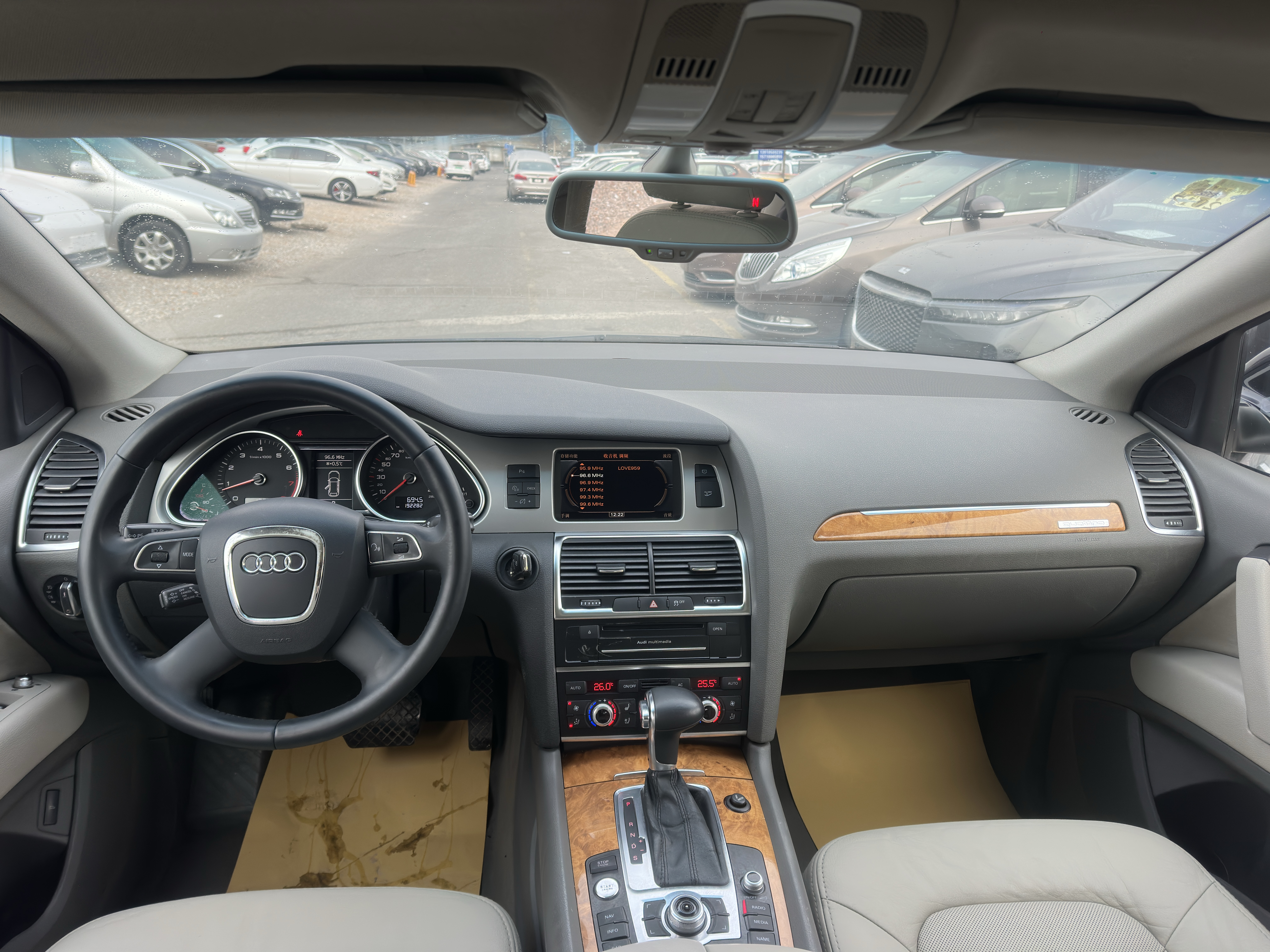 Audi Q7 2011 car image #12