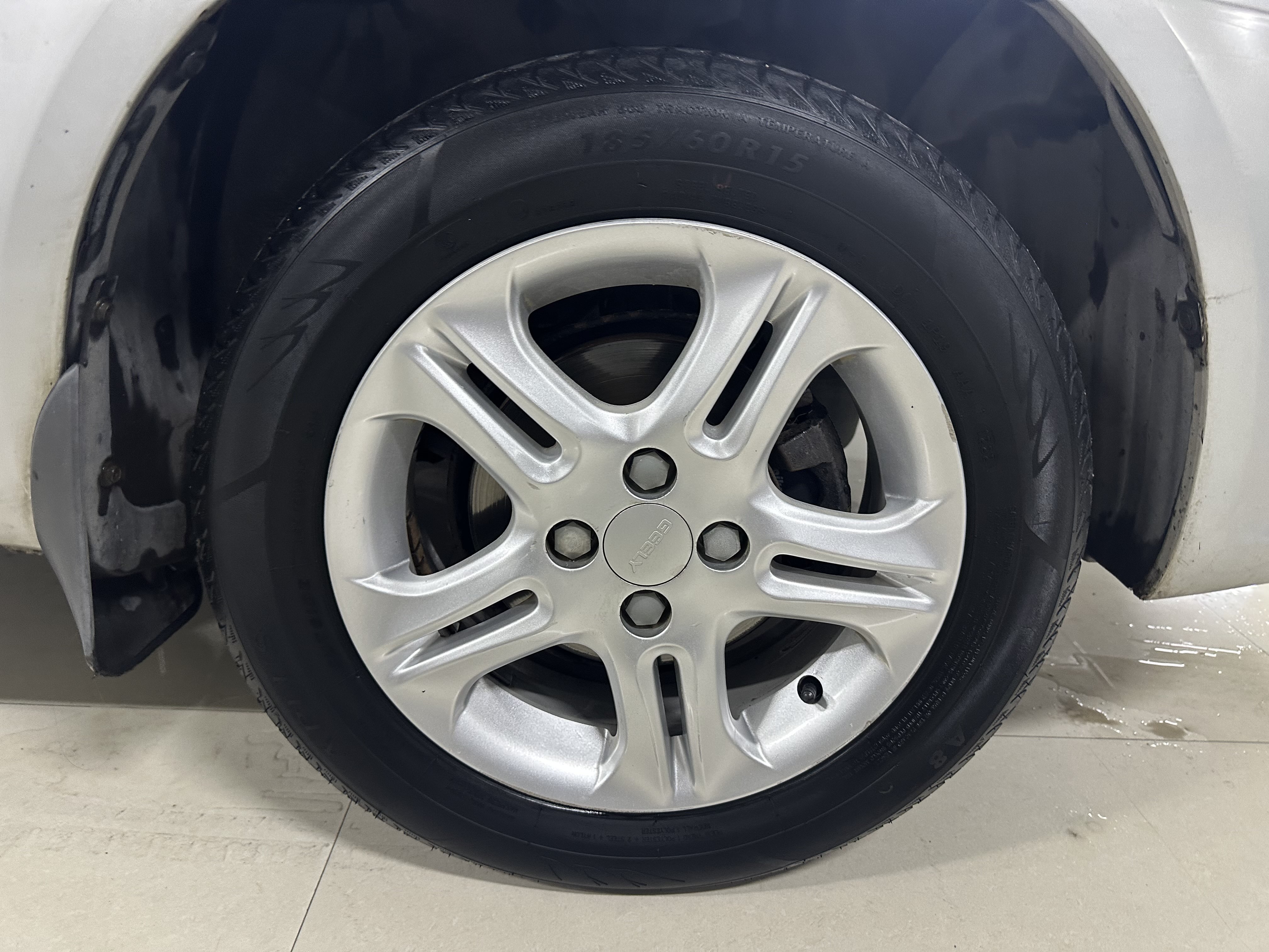 GEELY KingKong 2016 car image #12