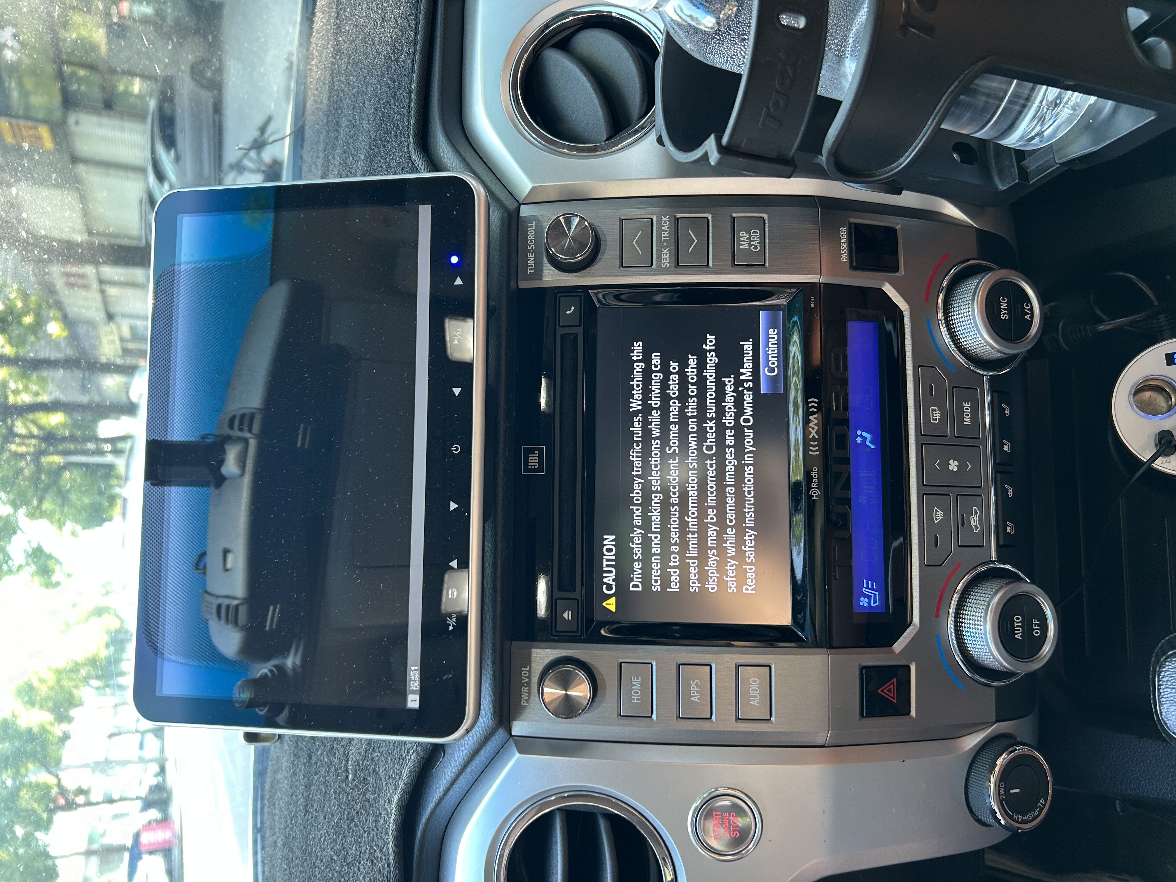 Toyota Tundra 2016 car image #12