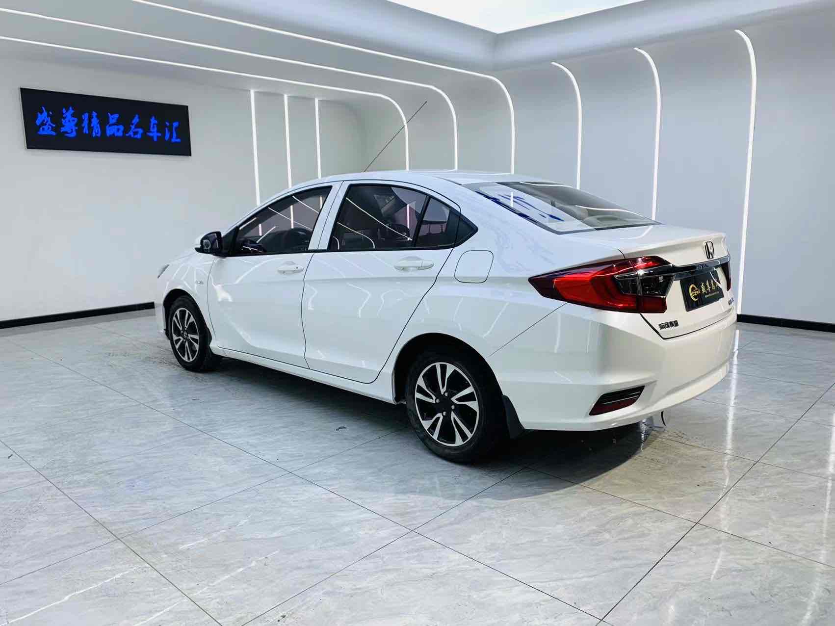 Honda Greiz 2018 car image #12