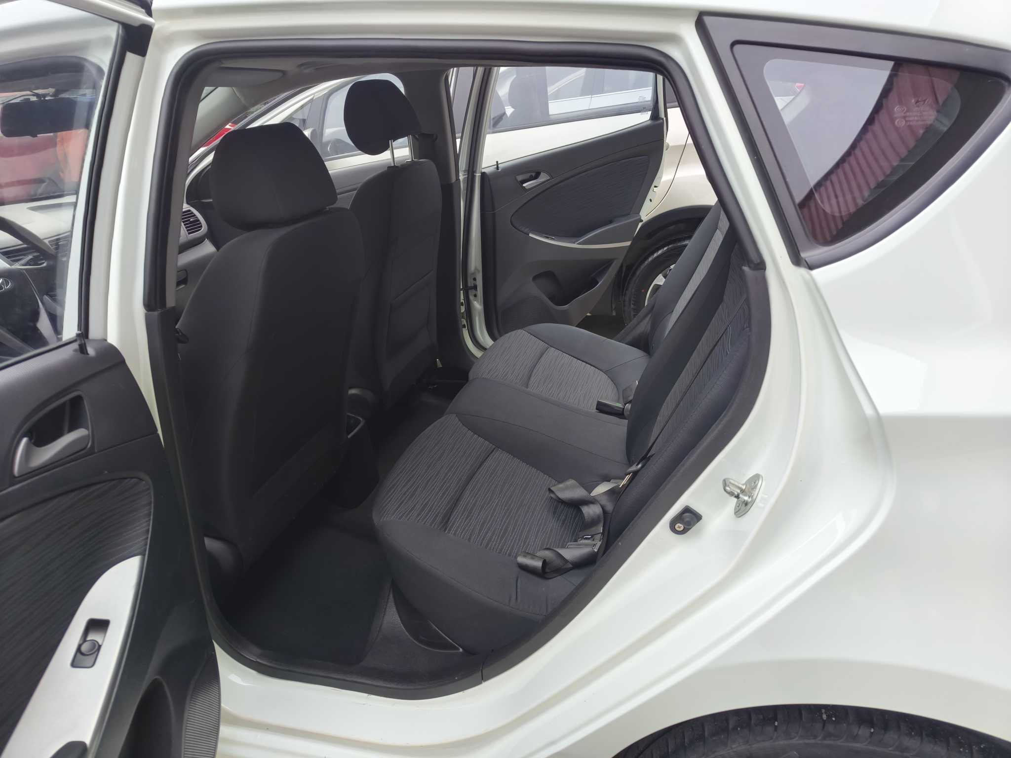 Hyundai Reina Hatchback 2016 #12 Hyundai Reina Hatchback 2016 car image #12