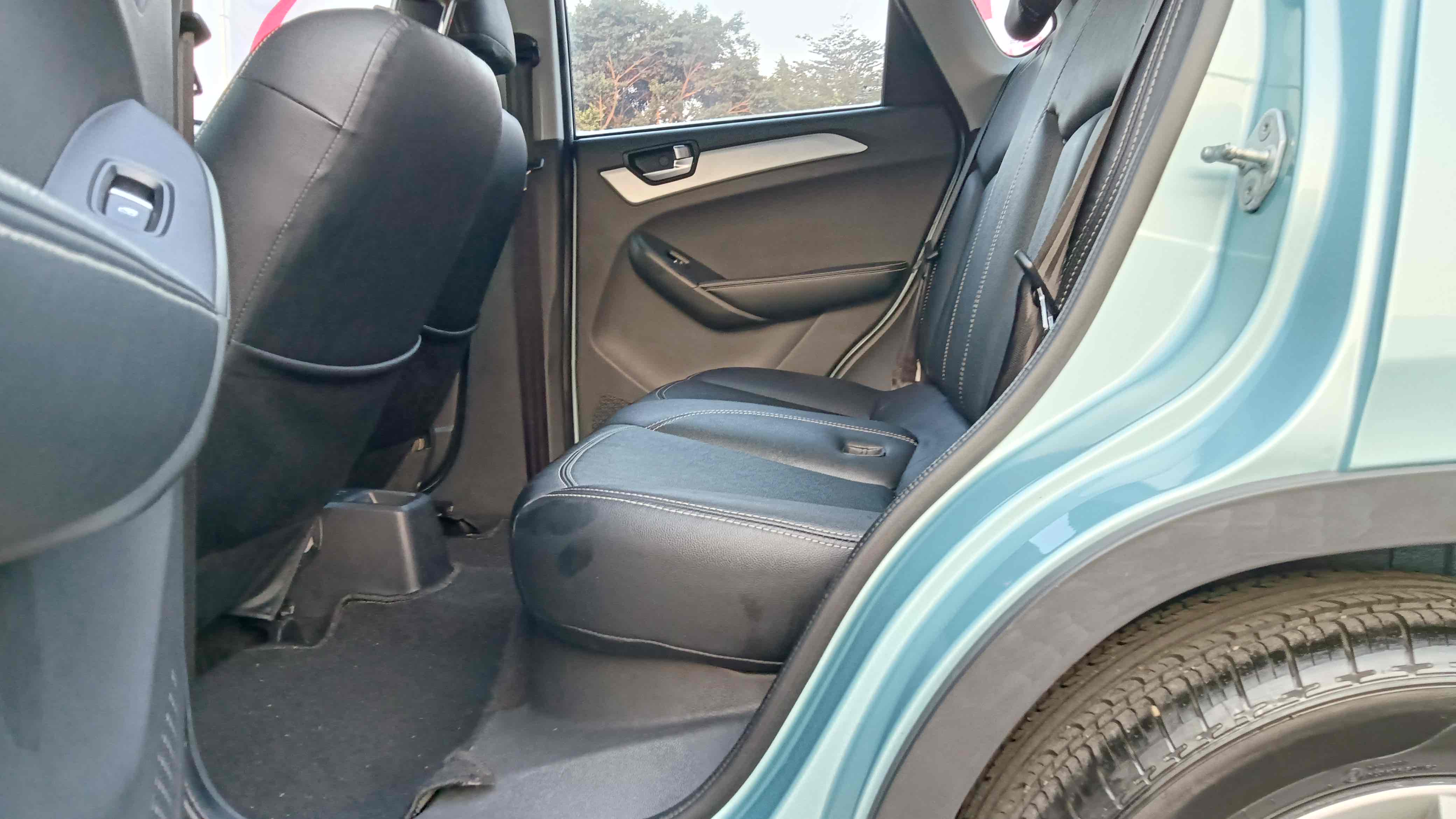 哪吒汽车 哪吒N01 2021 汽车图片 #12