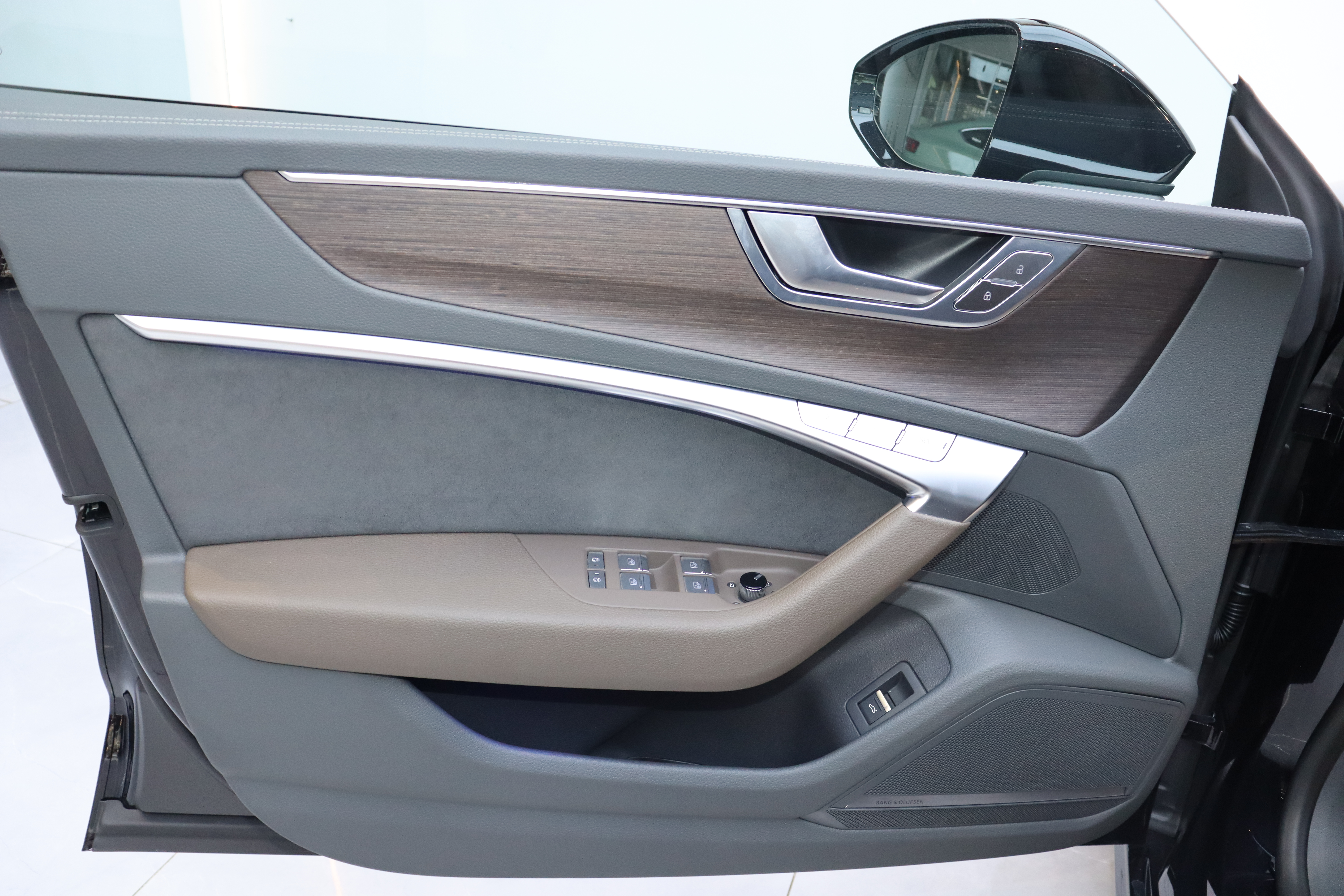 Audi A7L 2022 car image #12