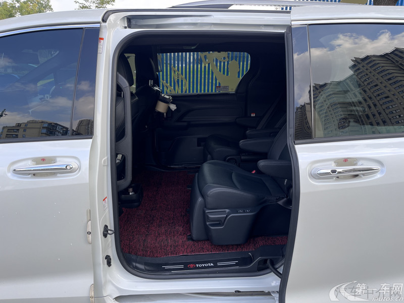 Toyota Granvia 2023 immagine di auto #12