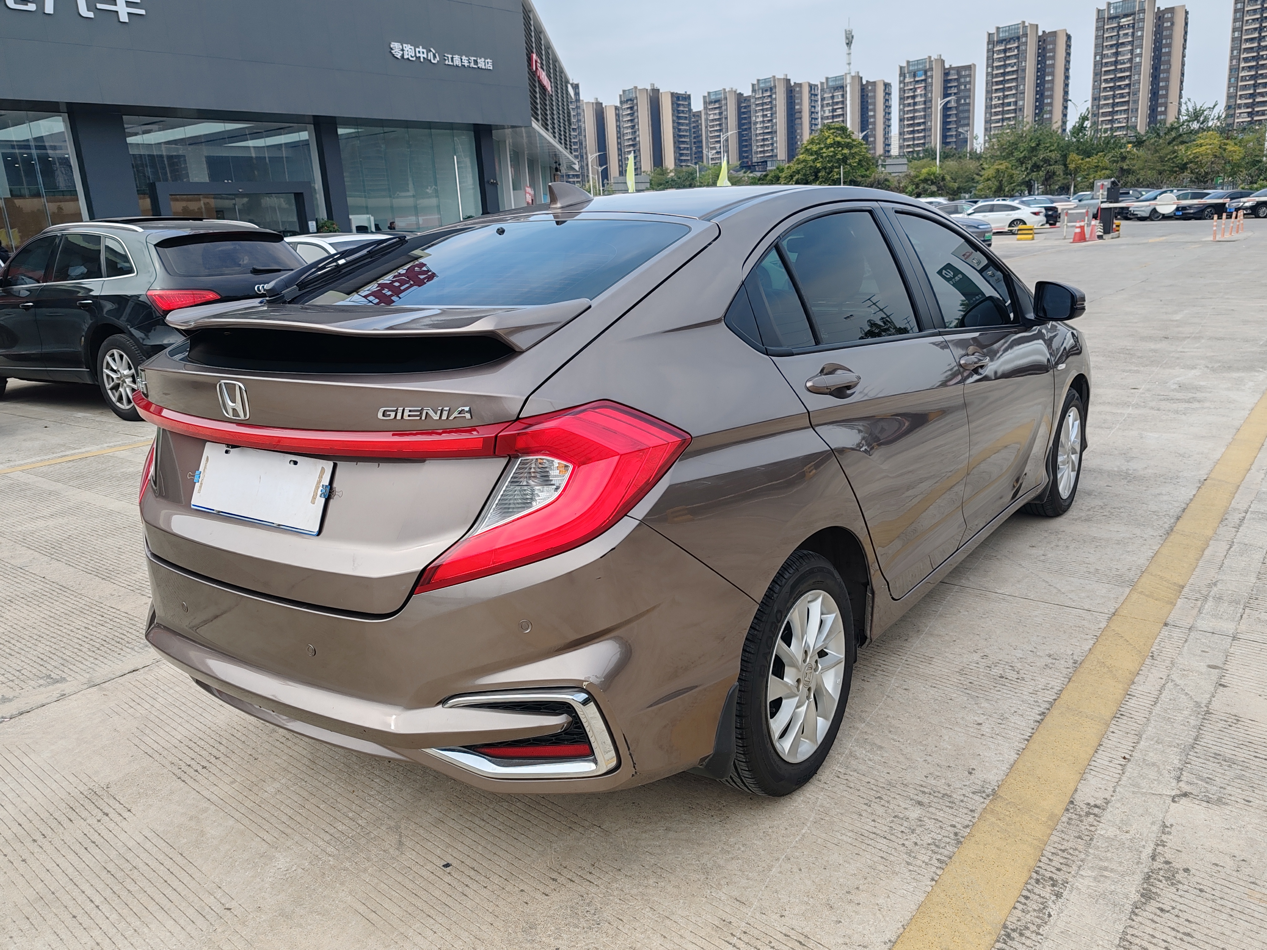 Honda Gienia 2017 car image #12