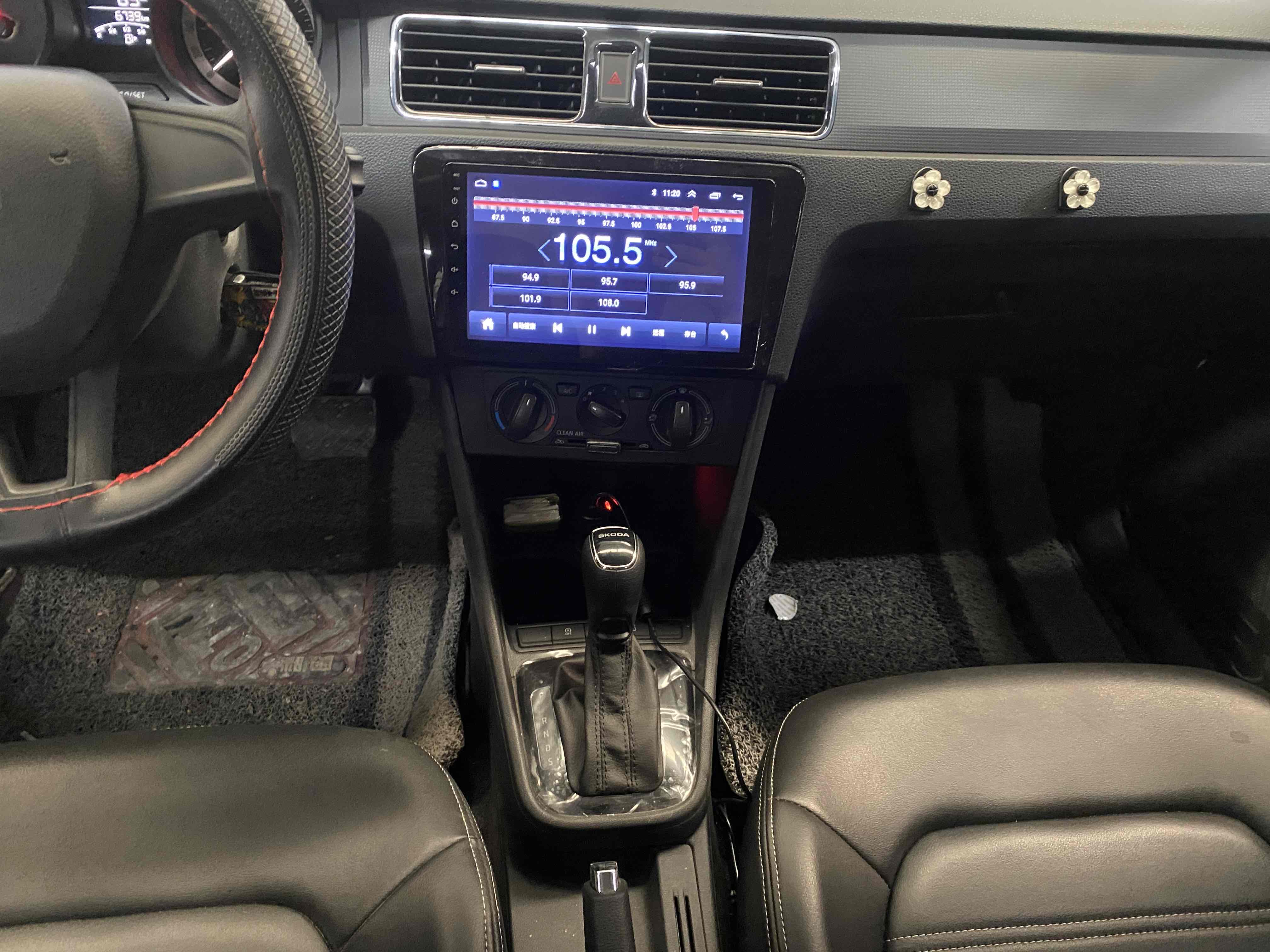 Skoda Rapid Spaceback 2019 car image #12