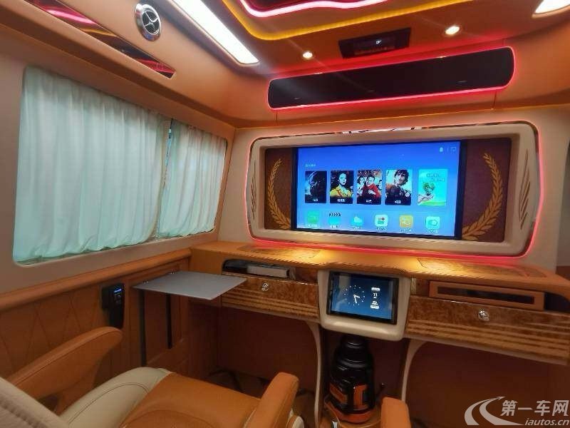 Volkswagen Caravelle 2019 car image #12