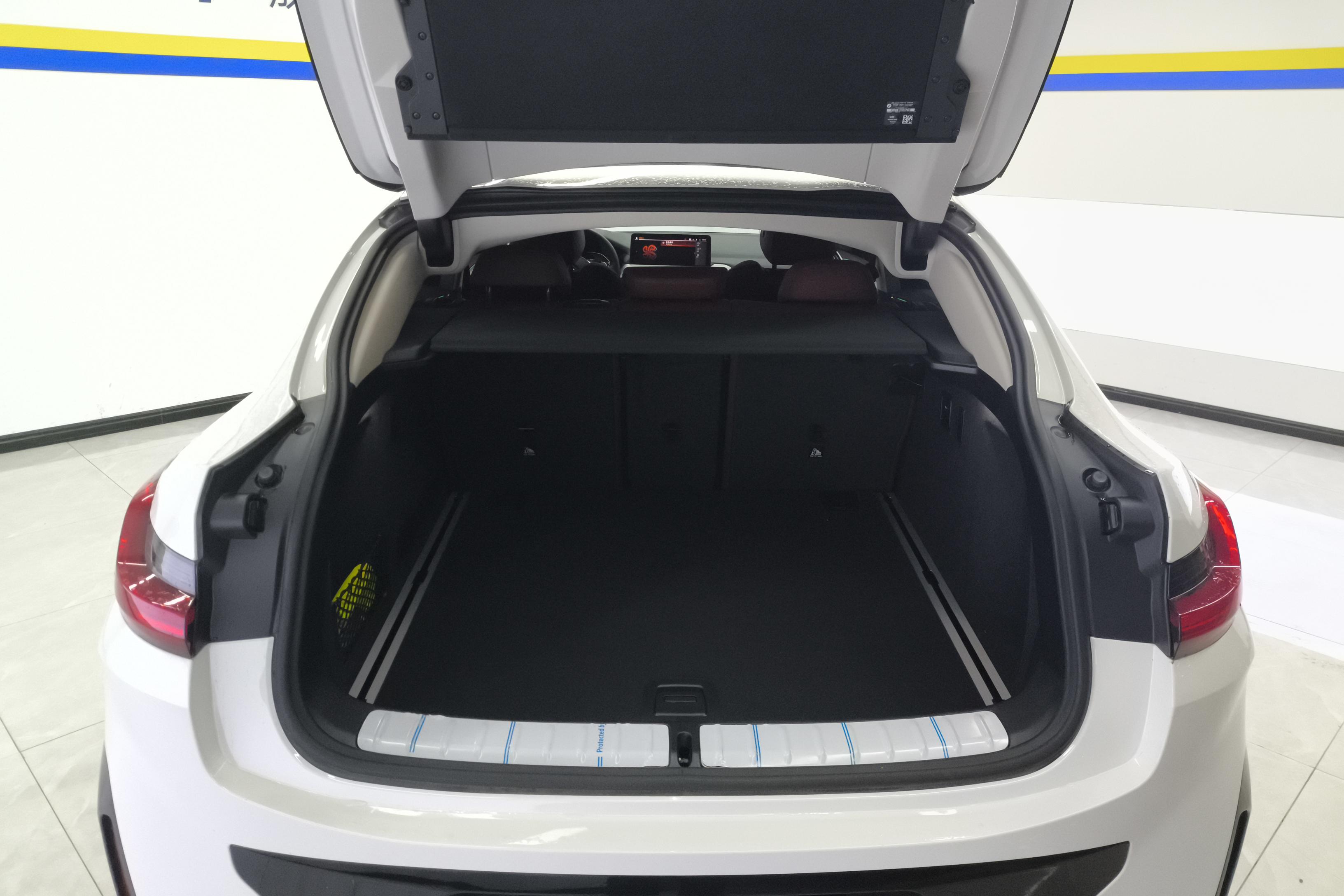 BMW X4 M40i 2024 #12 BMW X4 M40i 2024 car image #12