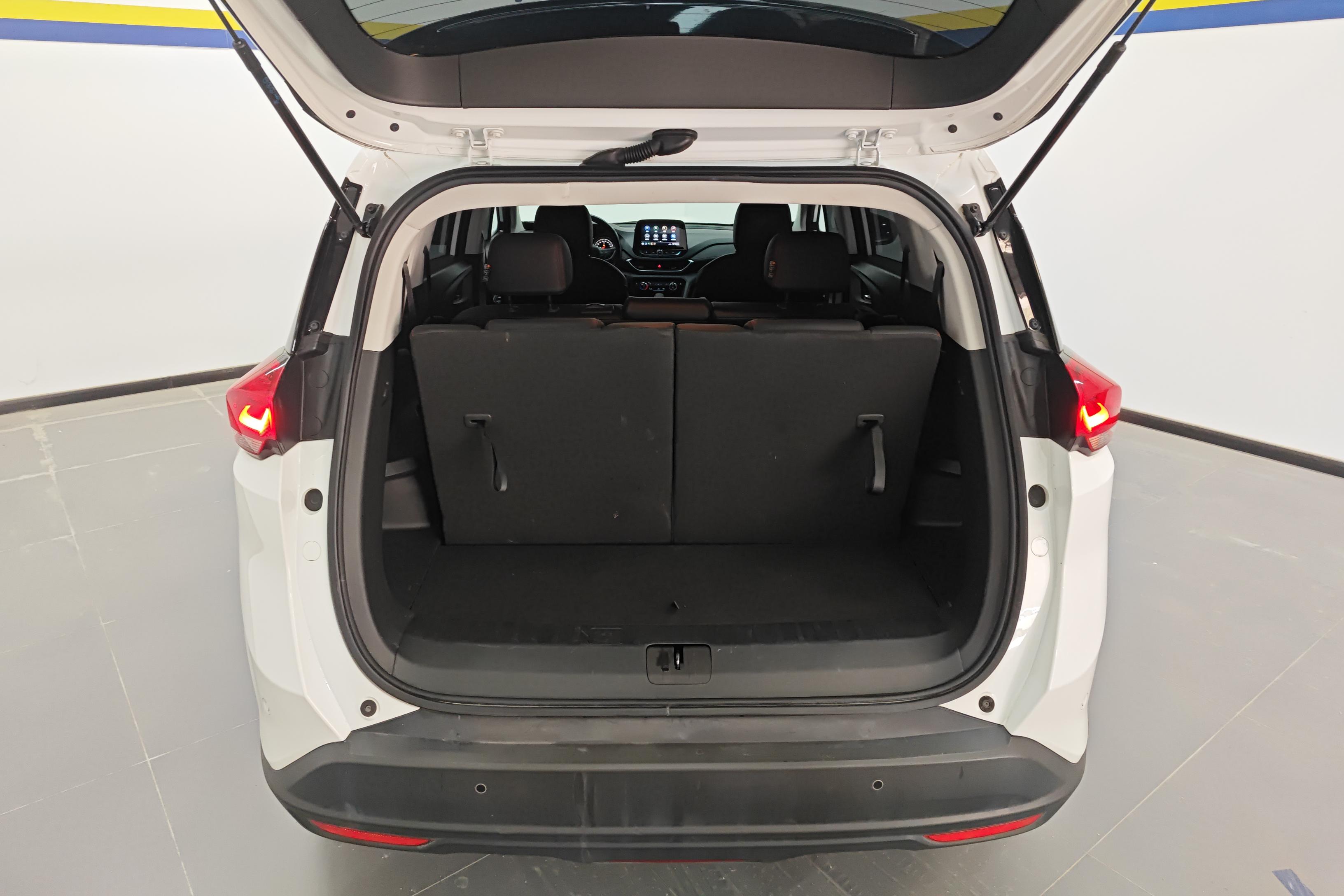 Chevrolet Orlando 2023 car image #12