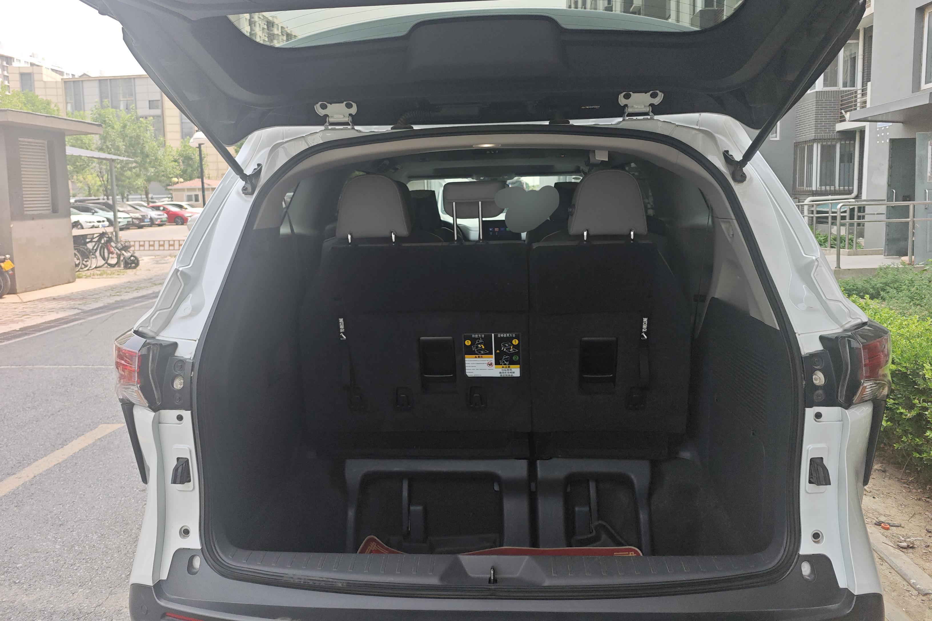 Toyota Granvia 2023 immagine di auto #12