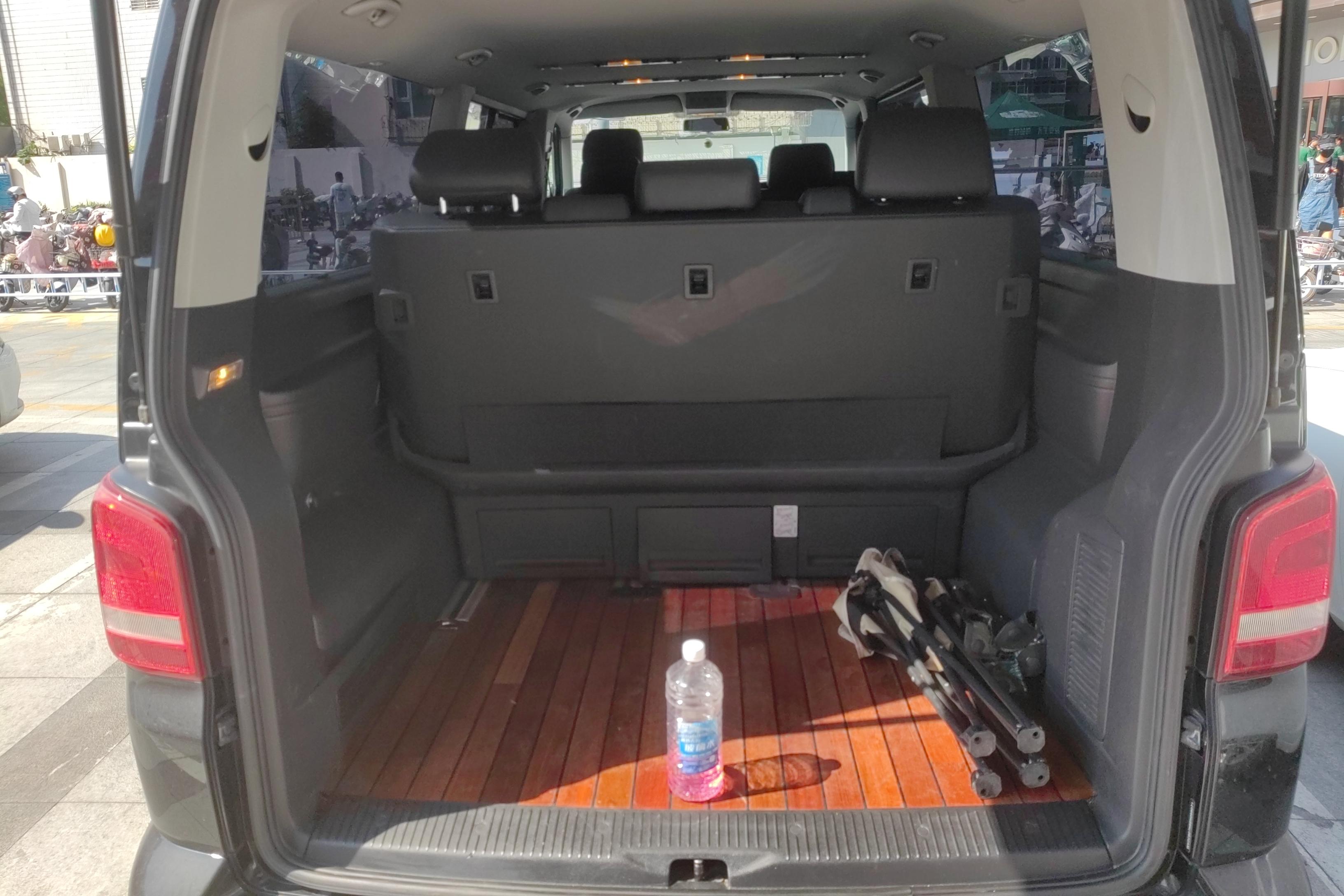 Volkswagen Caravelle 2016 car image #12