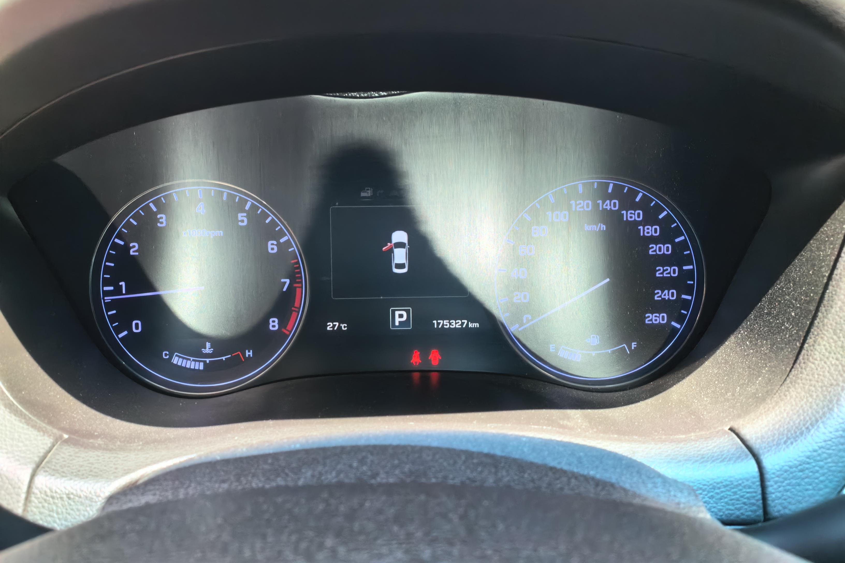 Hyundai Genesis 2015 car image #12