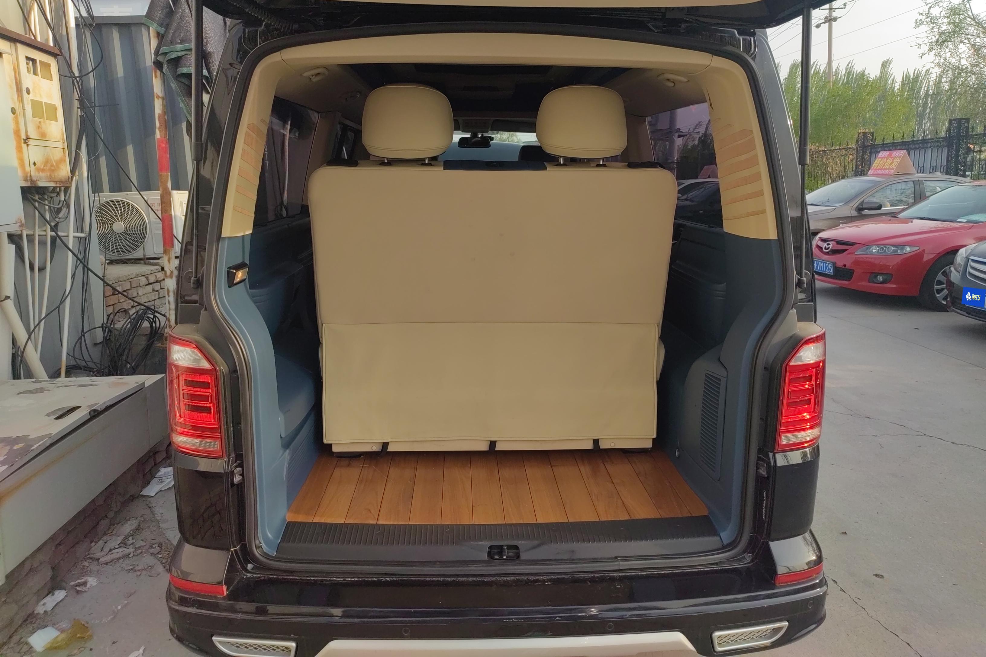 Volkswagen Caravelle 2017 car image #12