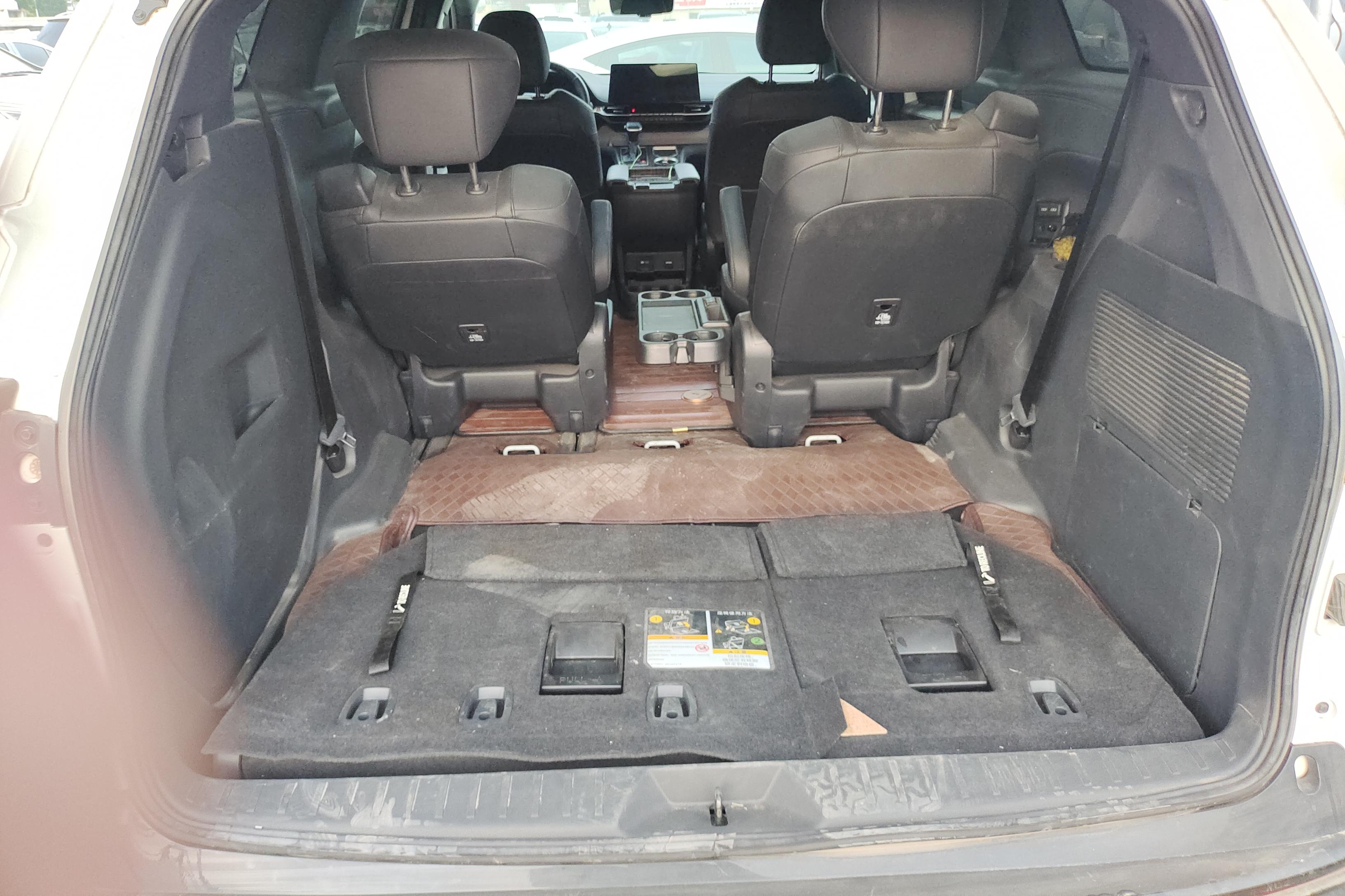 Toyota Granvia 2023 car image #12