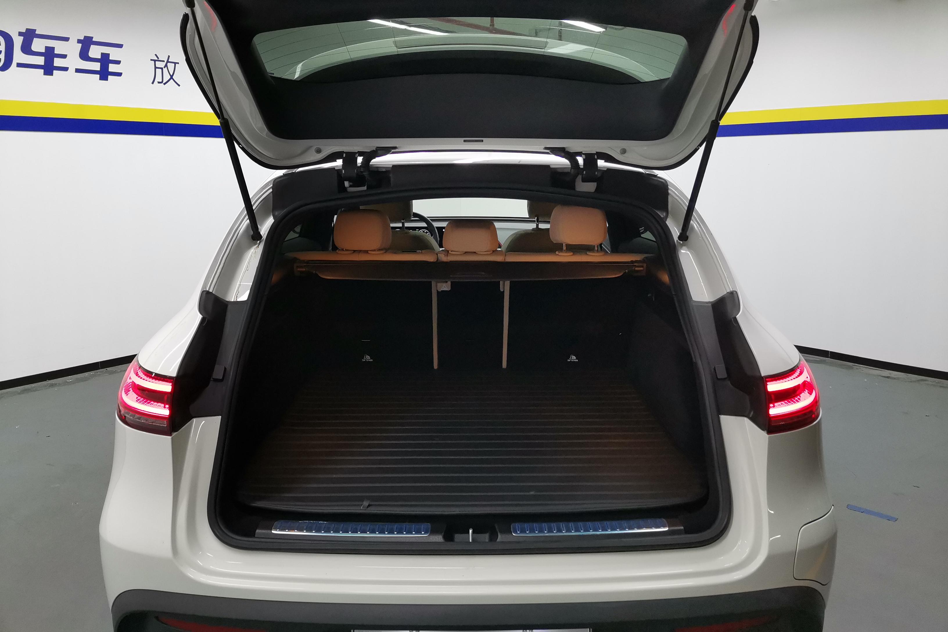 Mercedes-Benz EQC Class 2021 car image #12