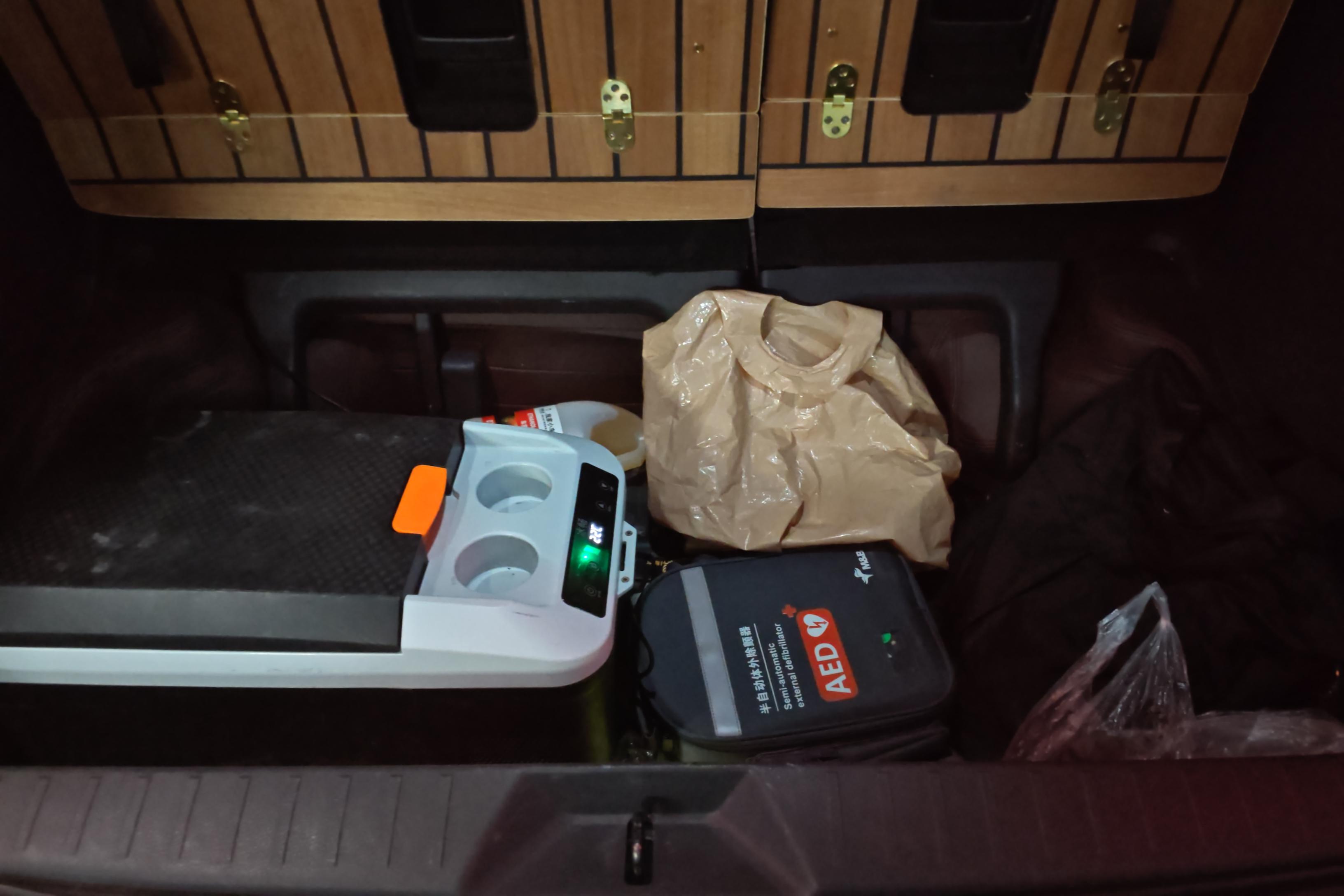 Toyota Granvia 2023 car image #12