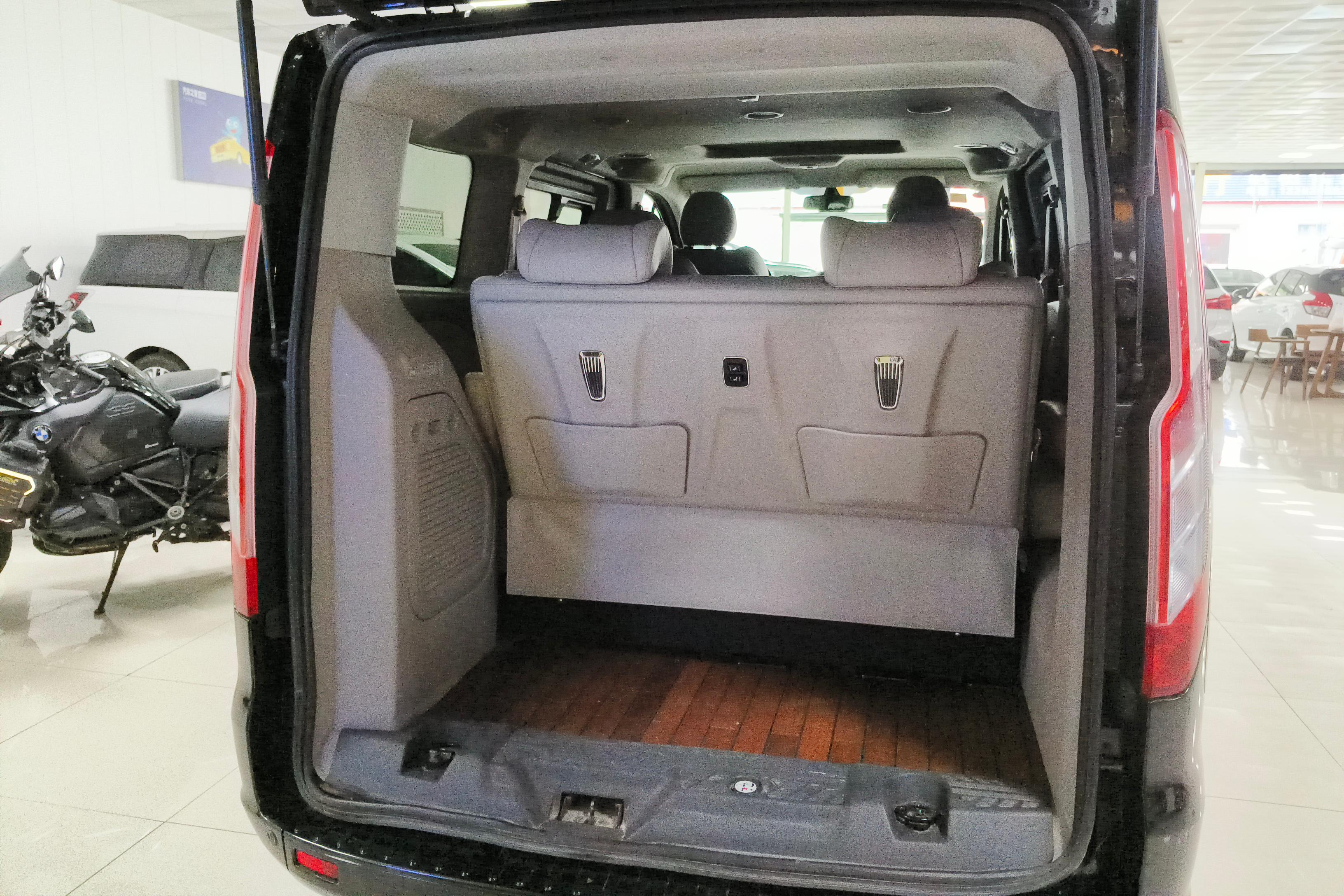 Ford Tourneo 2019 immagine di auto #12