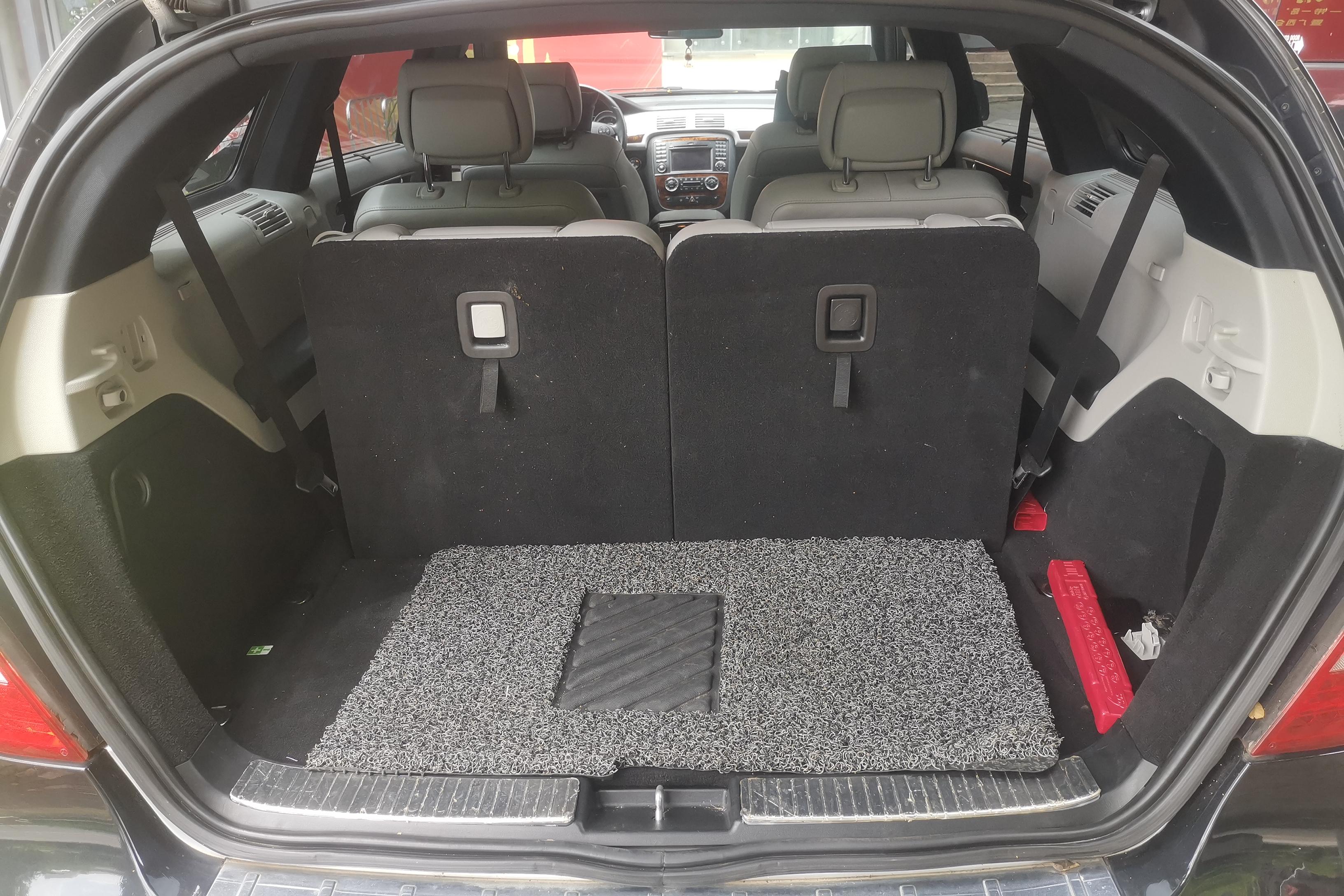 Mercedes-Benz R Class 2011 car image #12