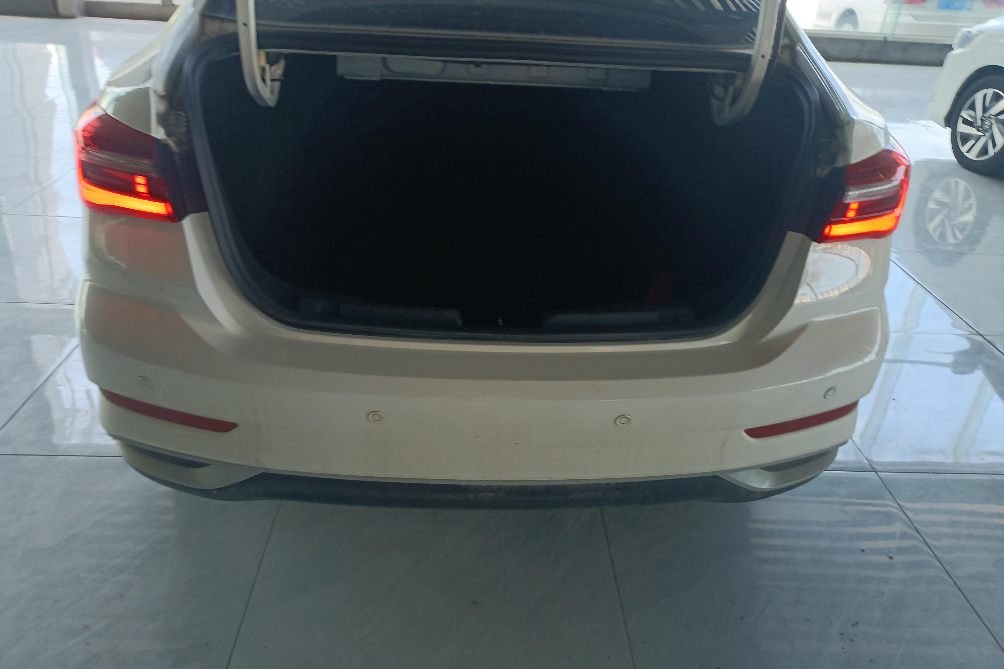 Ford Escort 2021 car image #12