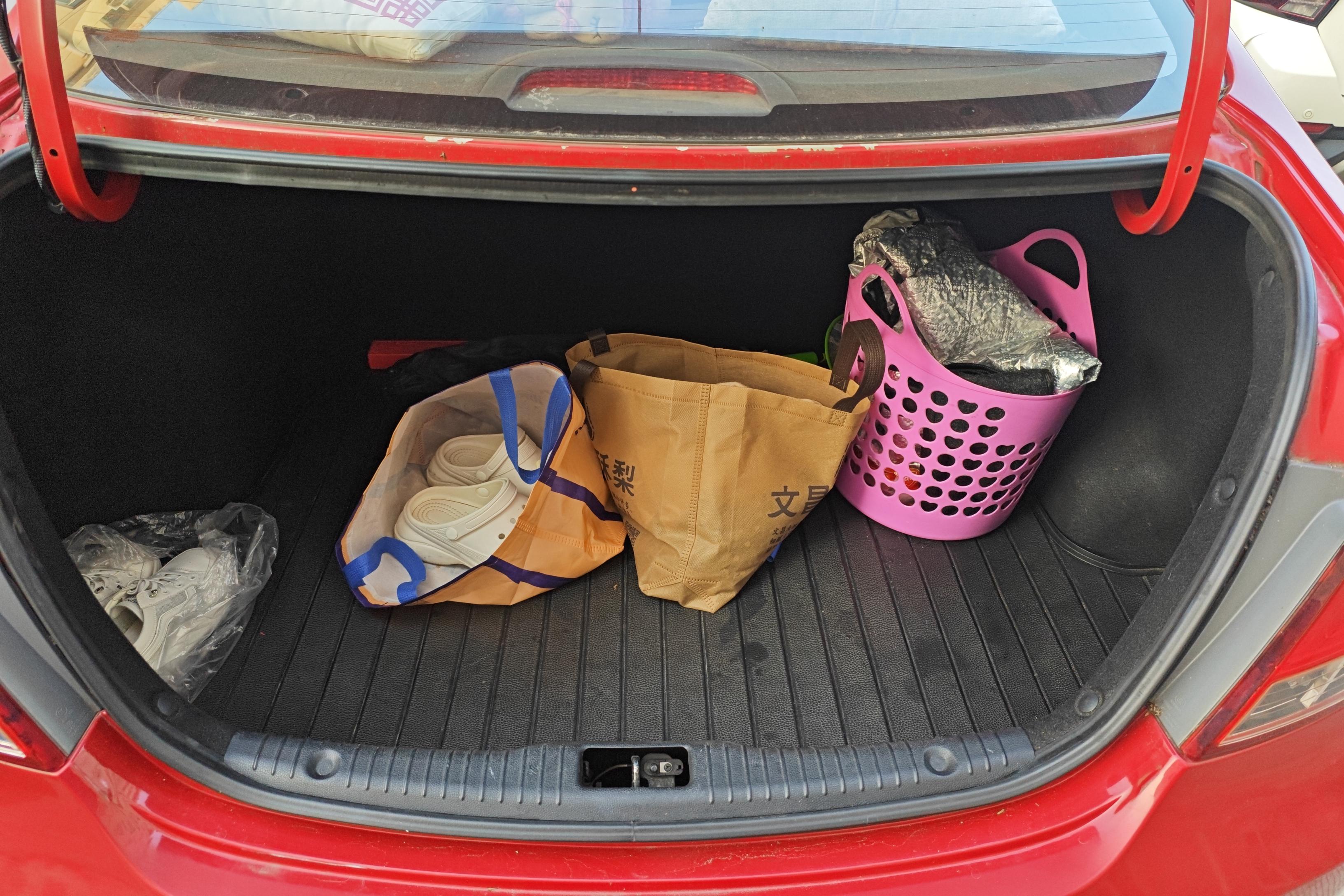 Hyundai Reina 2014 car image #12