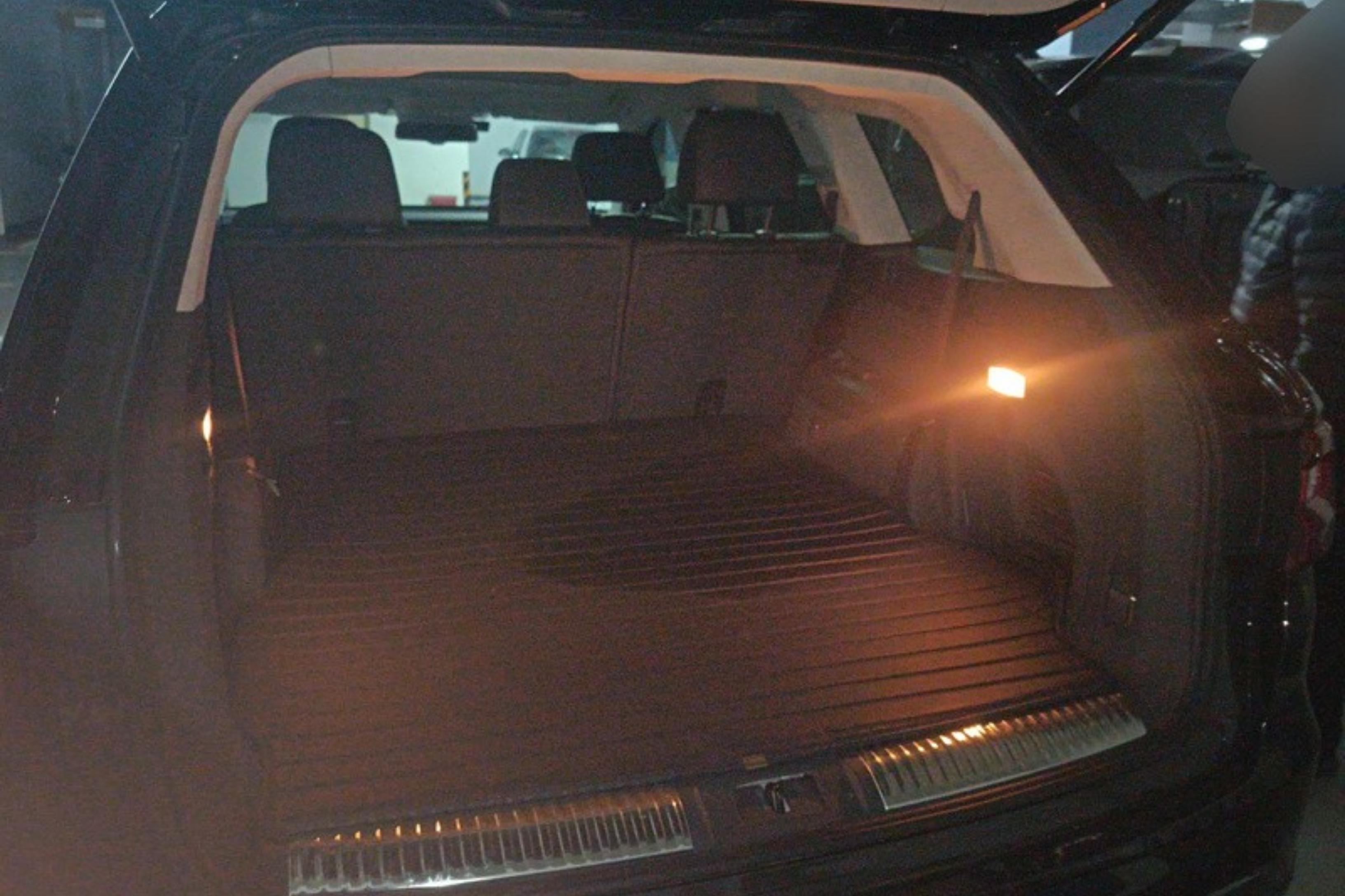 HongQi HS7 2023 car image #12