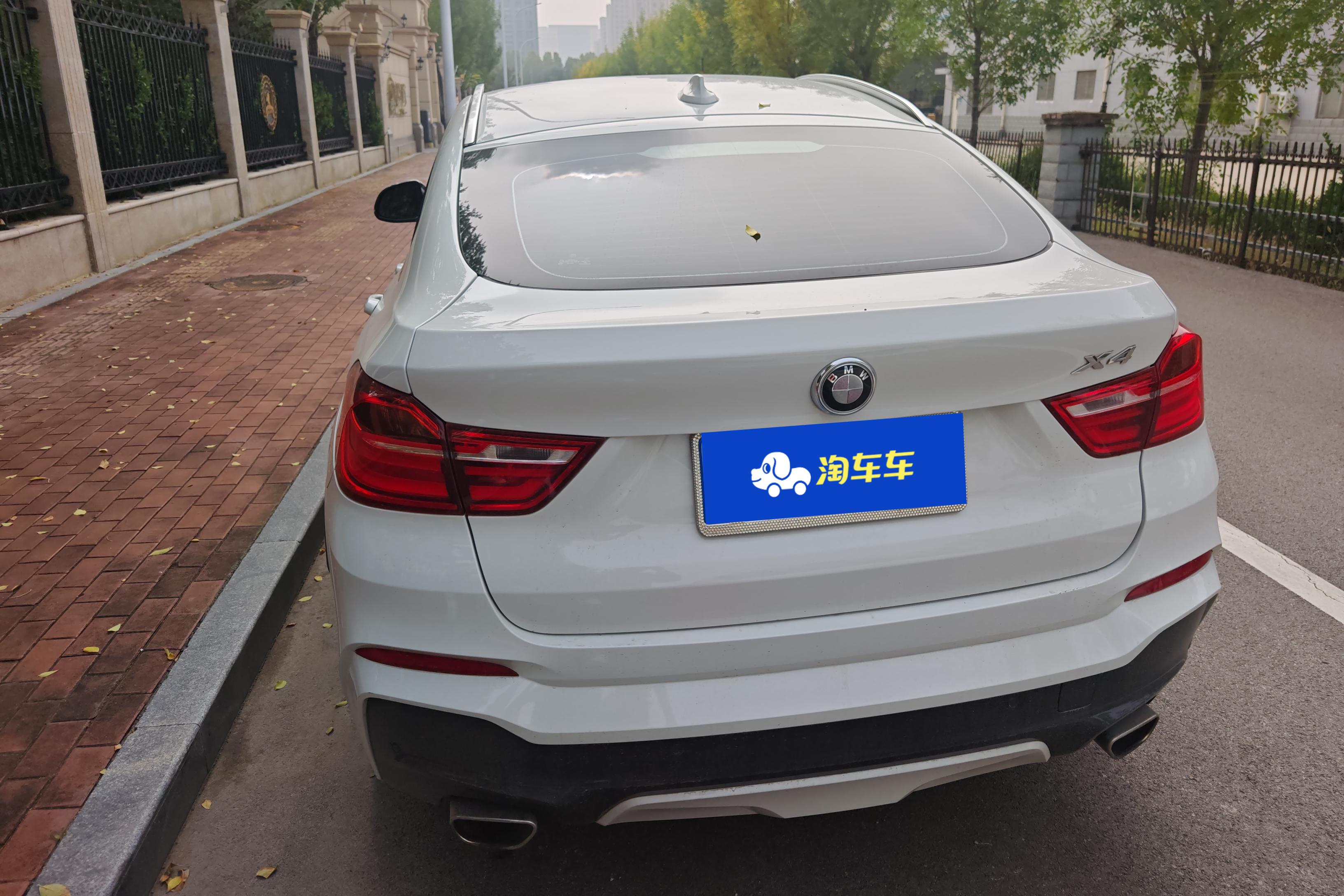 BMW X4 M40i 2017 car image #12