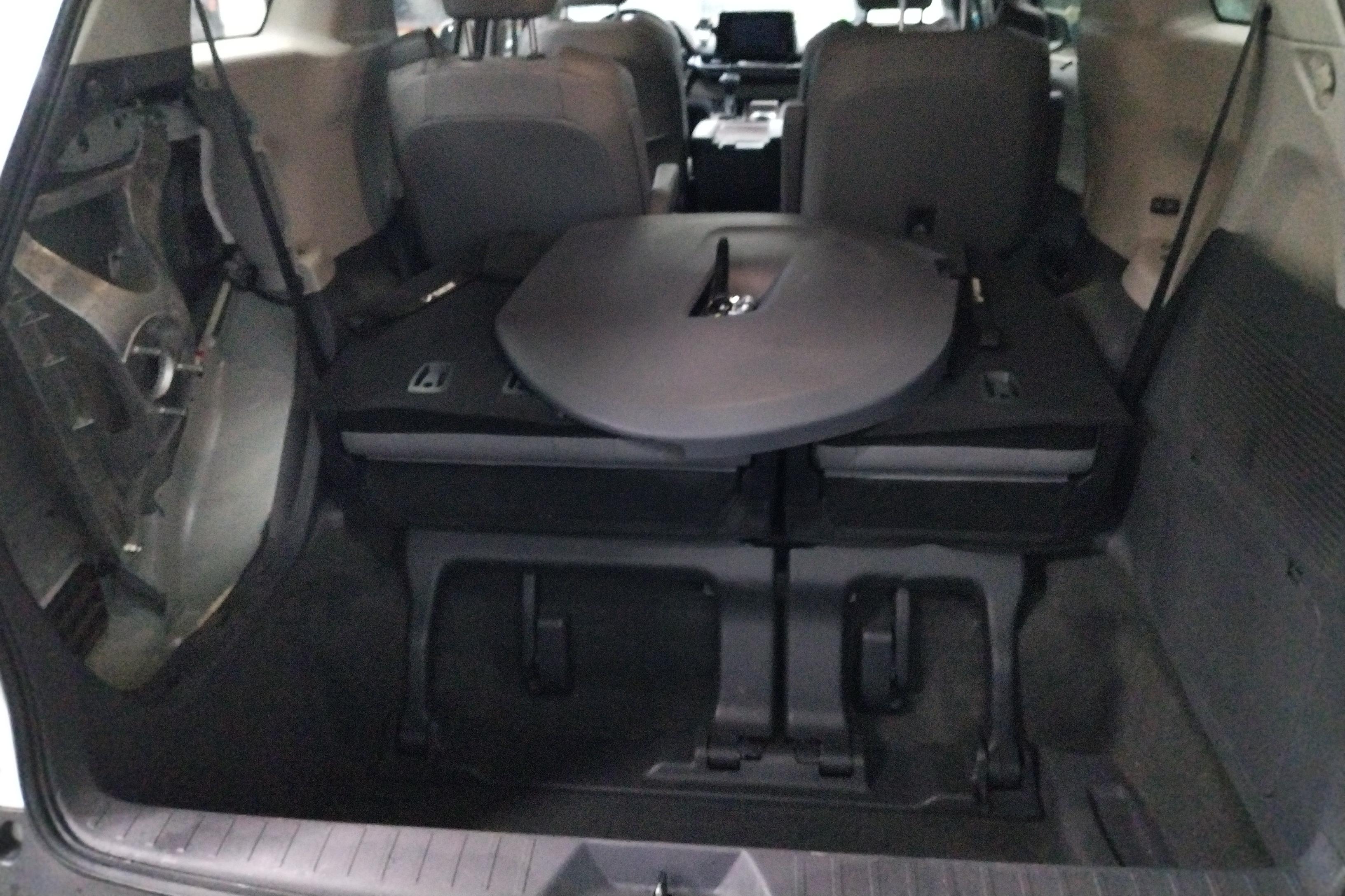 Toyota Granvia 2023 #12 Toyota Granvia 2023 car image #12