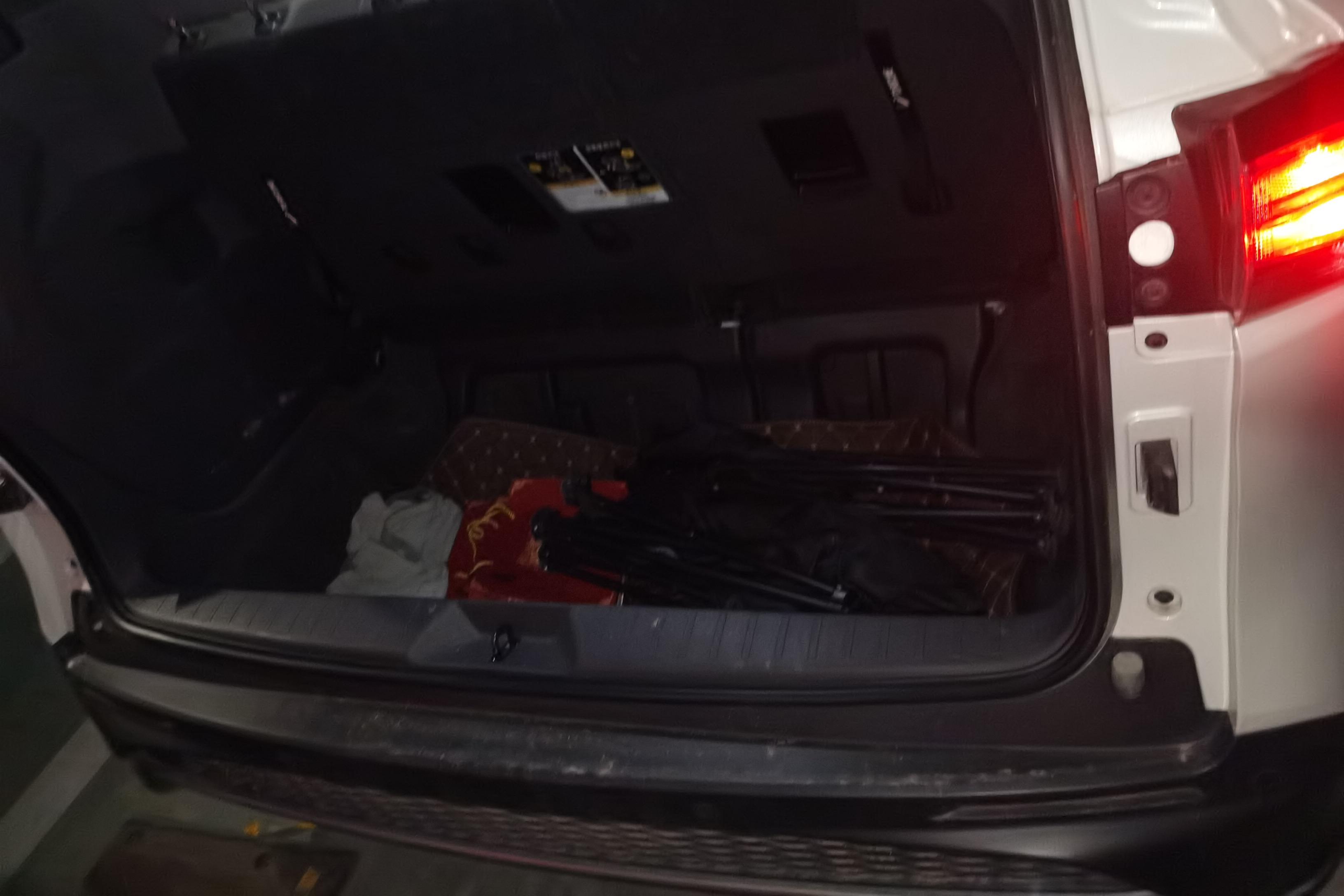 Toyota Granvia 2023 car image #12