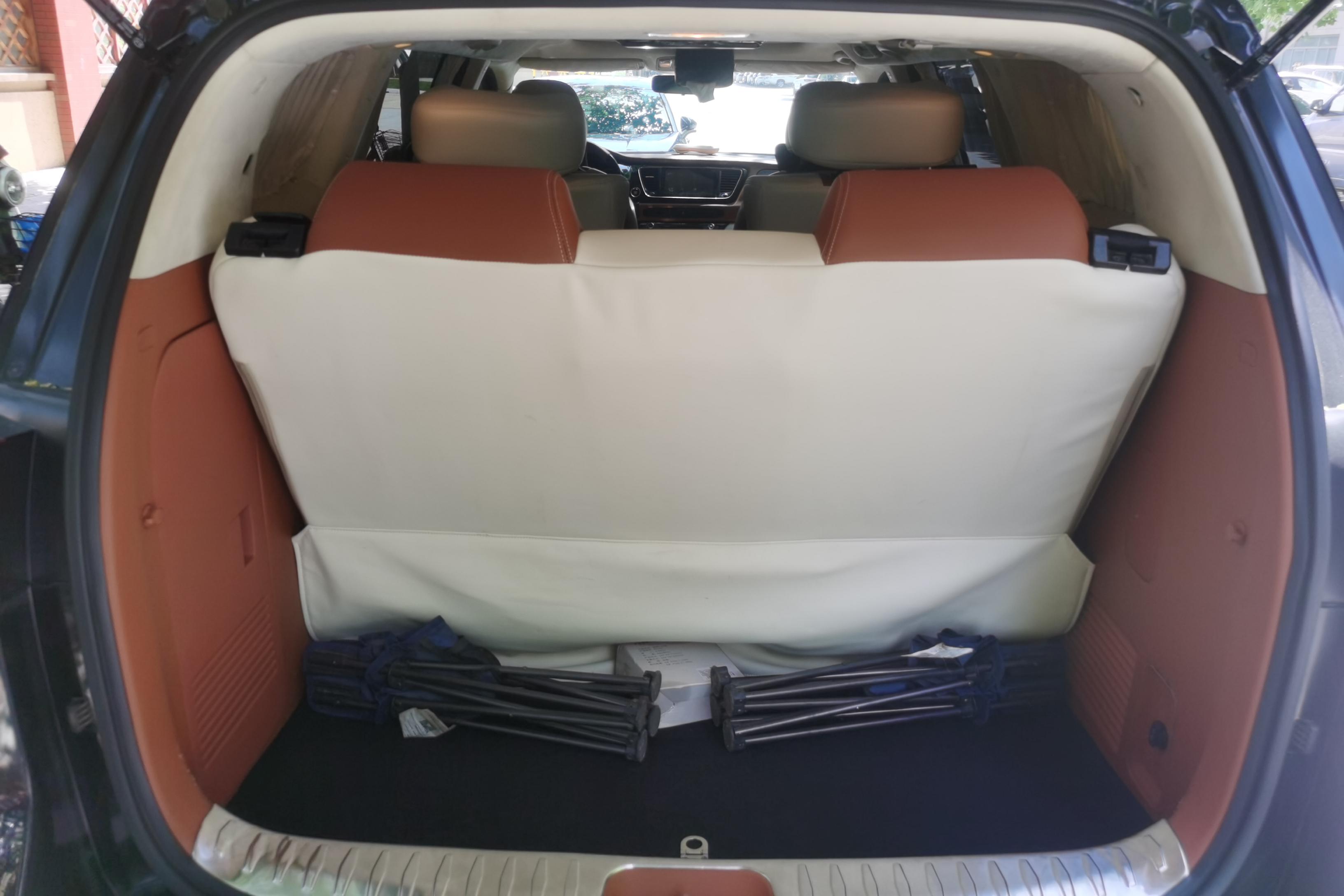 Kia Carnival 2016 изображение автомобиля #12