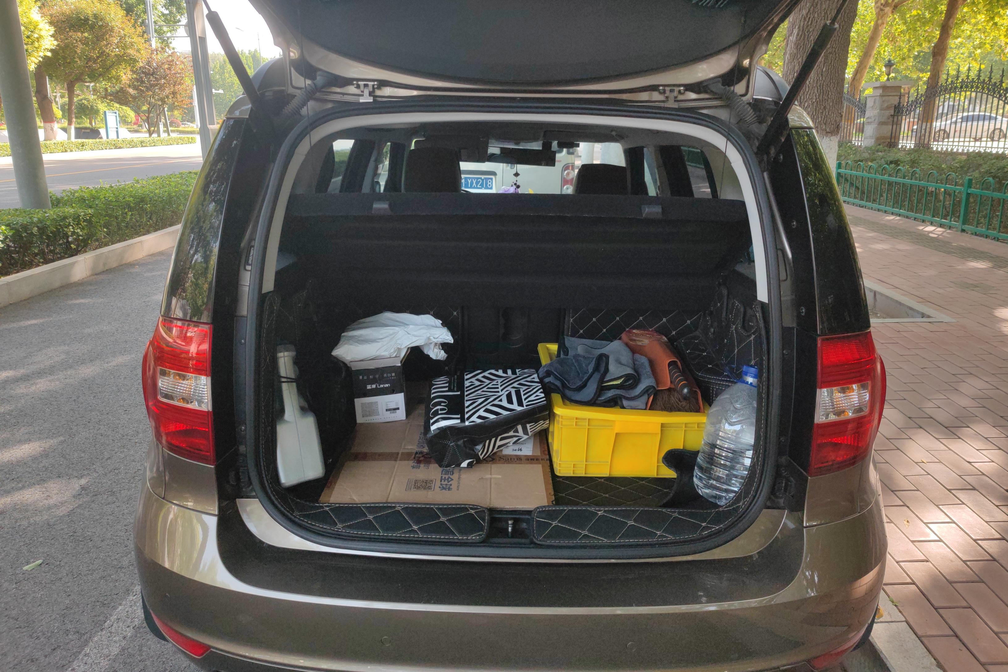 Skoda Yeti 2018 car image #12