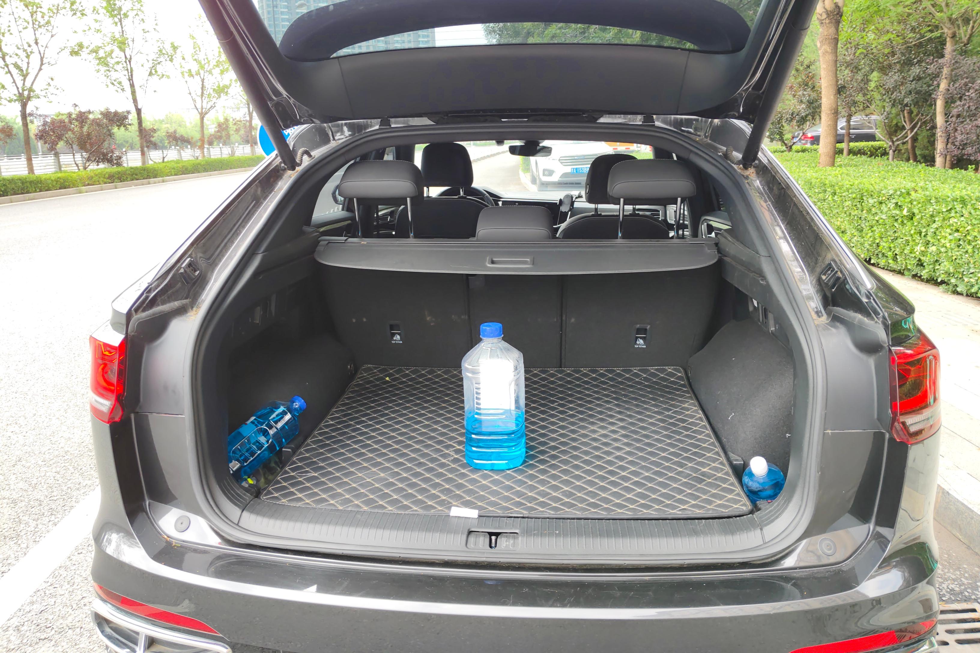 Volkswagen Tayron X 2022 car image #12