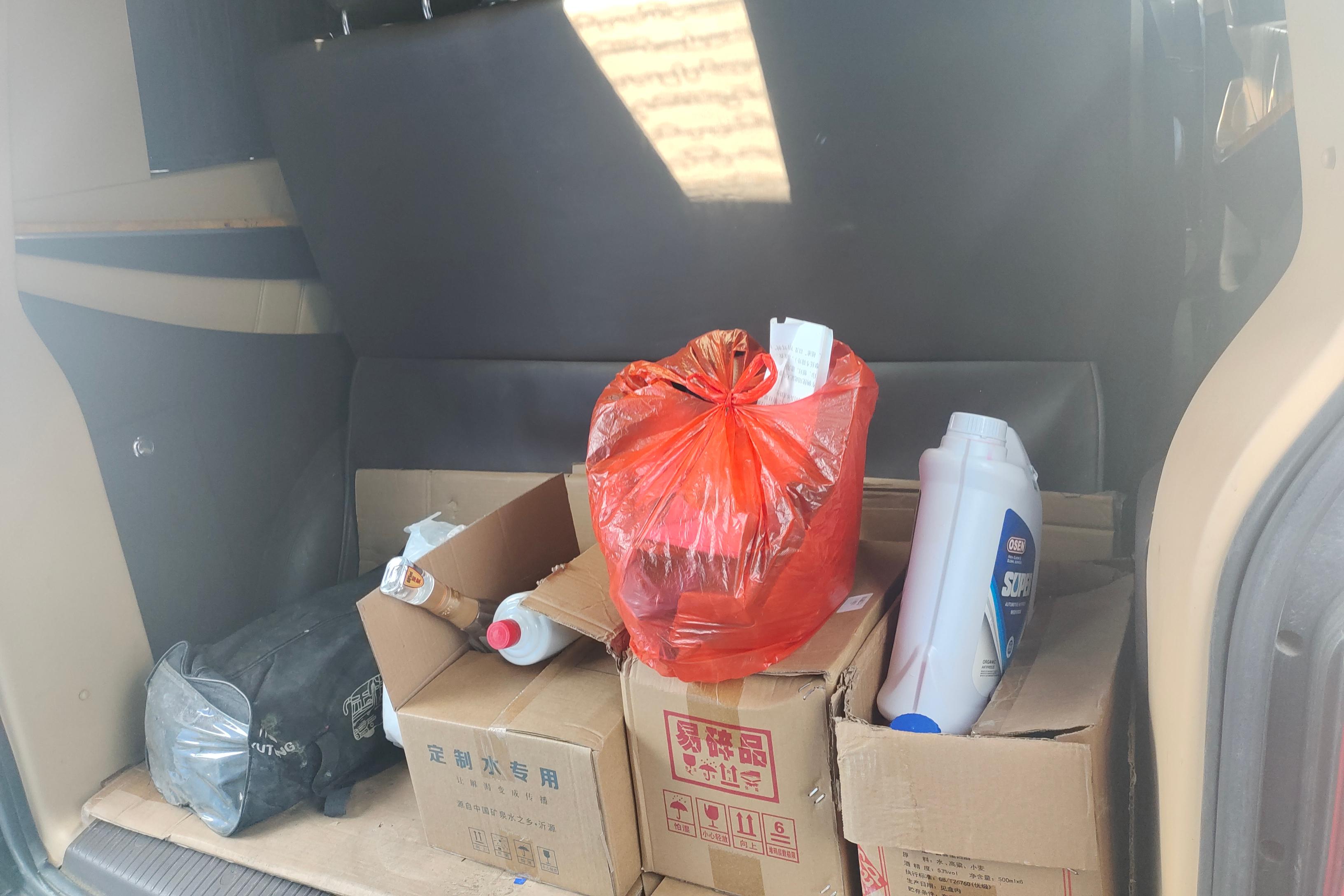 Volkswagen Caravelle 2018 car image #12