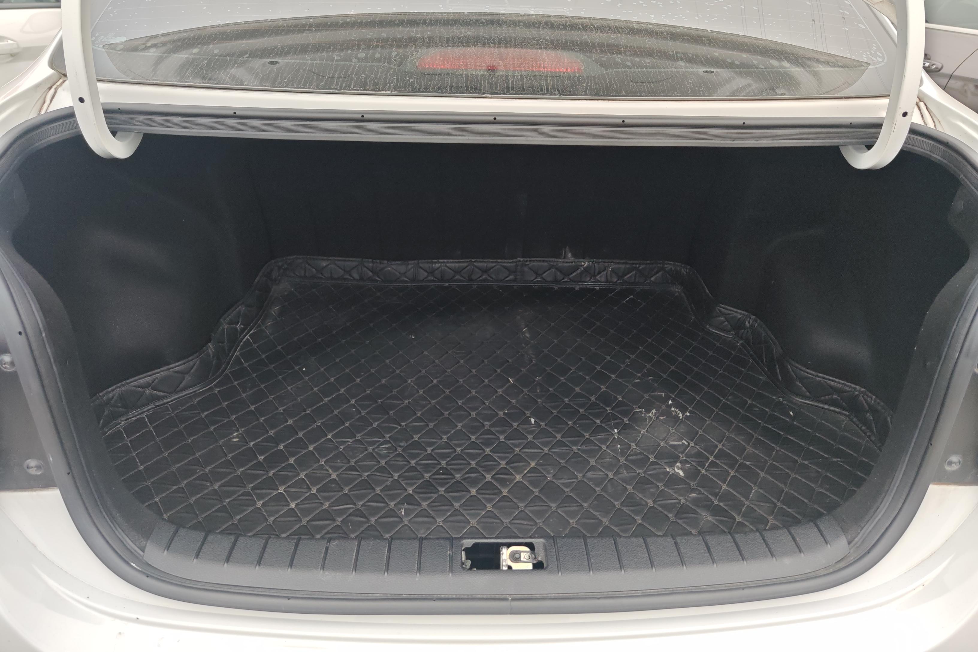 Hyundai Reina 2021 car image #12