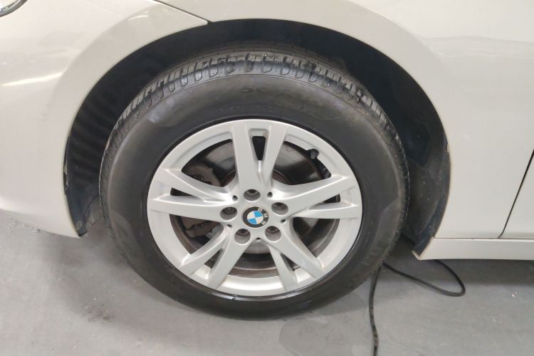 BMW 2 Series Gran Tourer 2015 car image #12