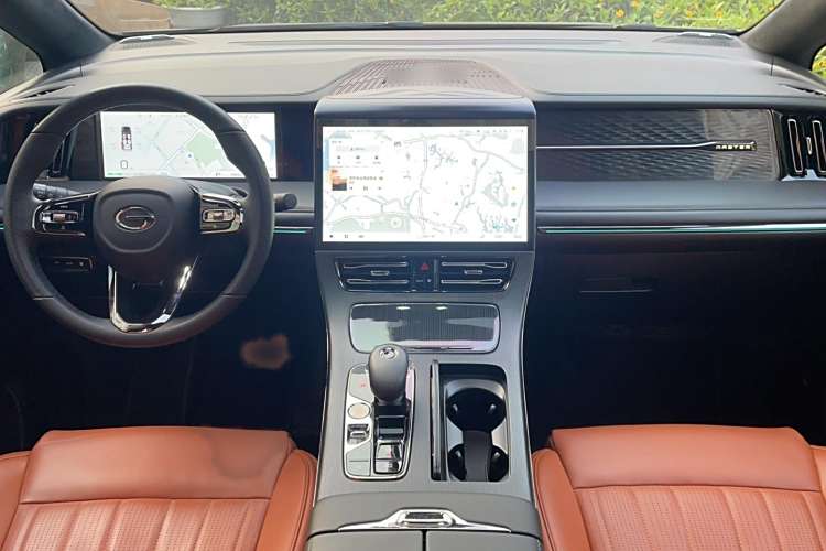 GAC Trumpchi E9 2024 #12 GAC Trumpchi E9 2024 car image #12