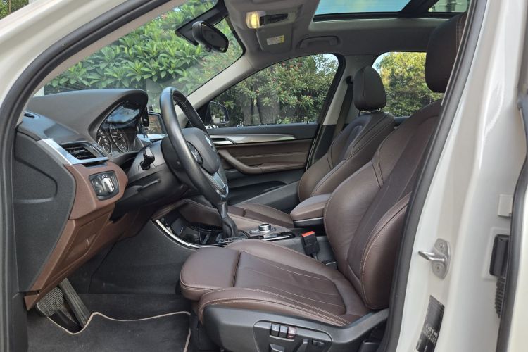 BMW X1 M35Li 2017 car image #12