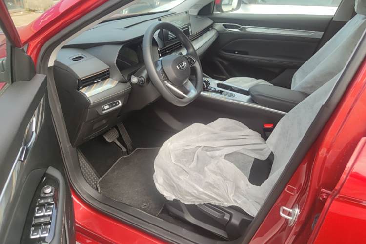 GEELY Emgrand L HiP #12 GEELY Emgrand L HiP car image #12