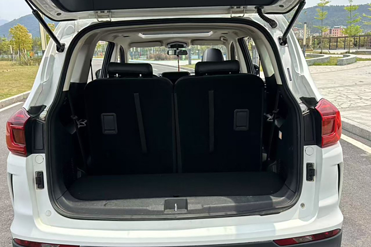 SWM斯威汽车 SWM斯威G01FF 2020 #12 SWM斯威汽车 SWM斯威G01FF 2020 汽车图片 #12