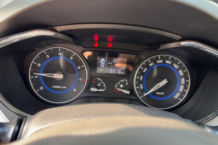 Changan Alsvin V7 2018 #12 Changan Alsvin V7 2018 car image #12