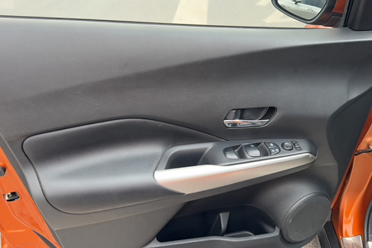 Nissan Kicks 2017 immagine di auto #12