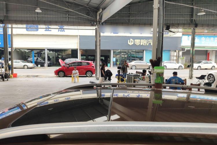 Volkswagen Cross Lavida 2017 صورة سيارة #12