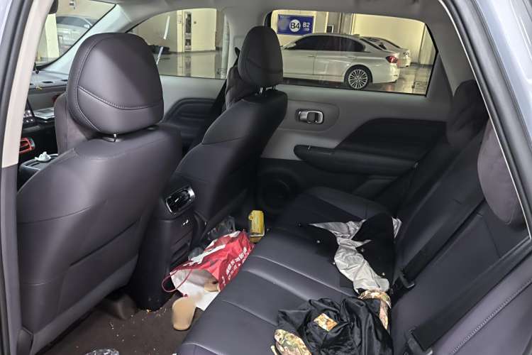 零跑汽车 零跑B10 2025 汽车图片 #12