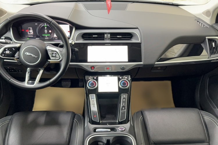 2019 car image #12