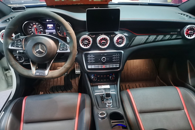 Mercedes-Benz GLA AMG 2018 car image #12