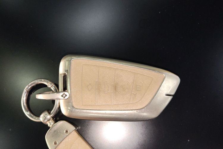 BMW M5 New Energy 2023 car image #12